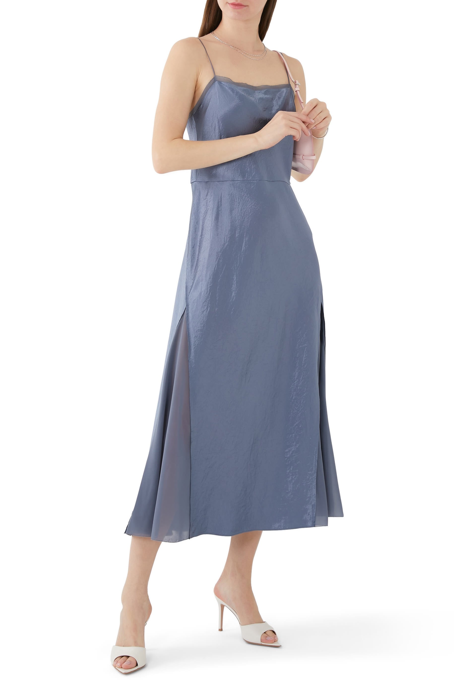 فستان سهل الإرتداء بأجزاء شفافة