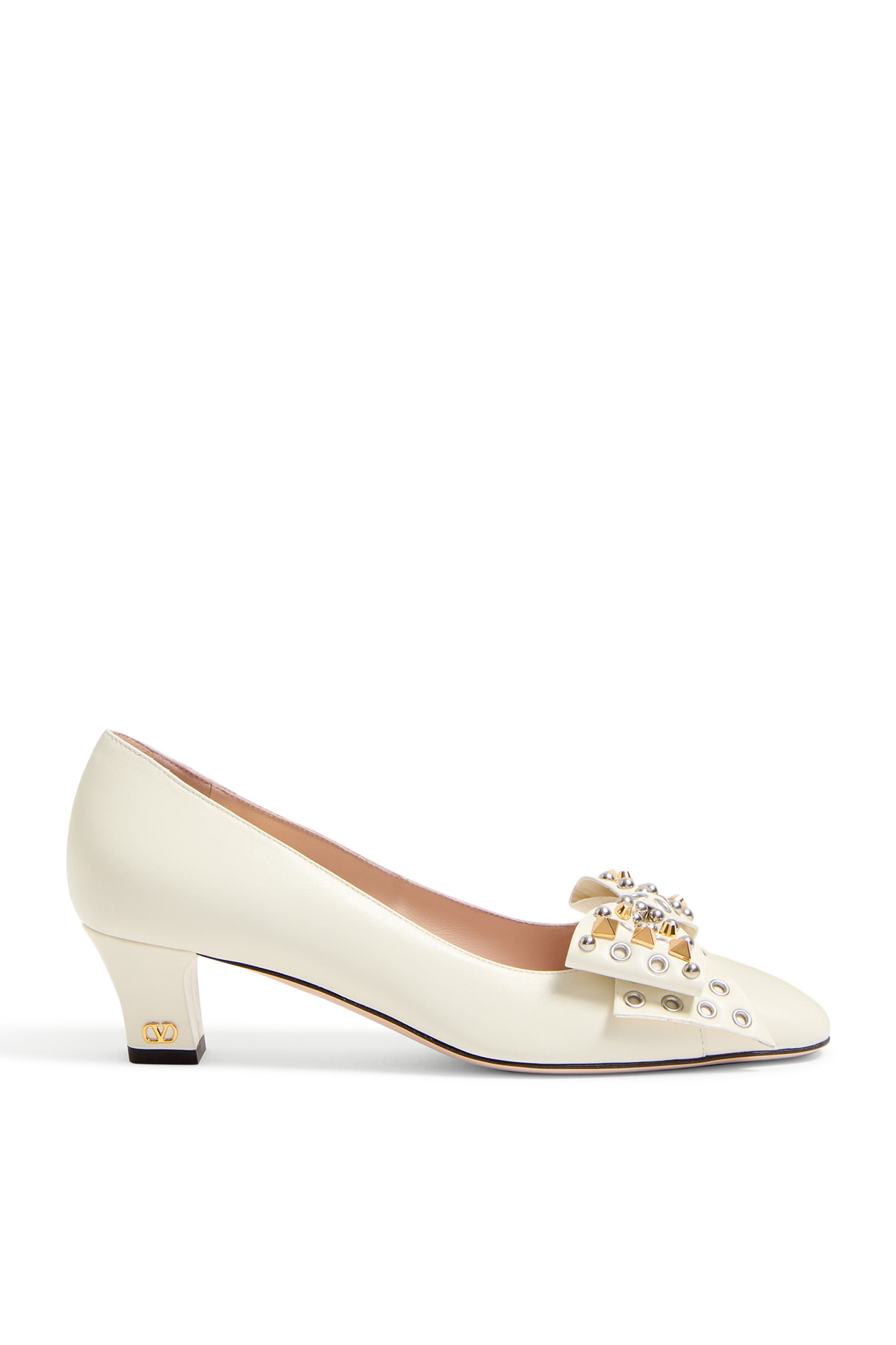 حذاء كلاسيكي 55 بربطة فيونكة