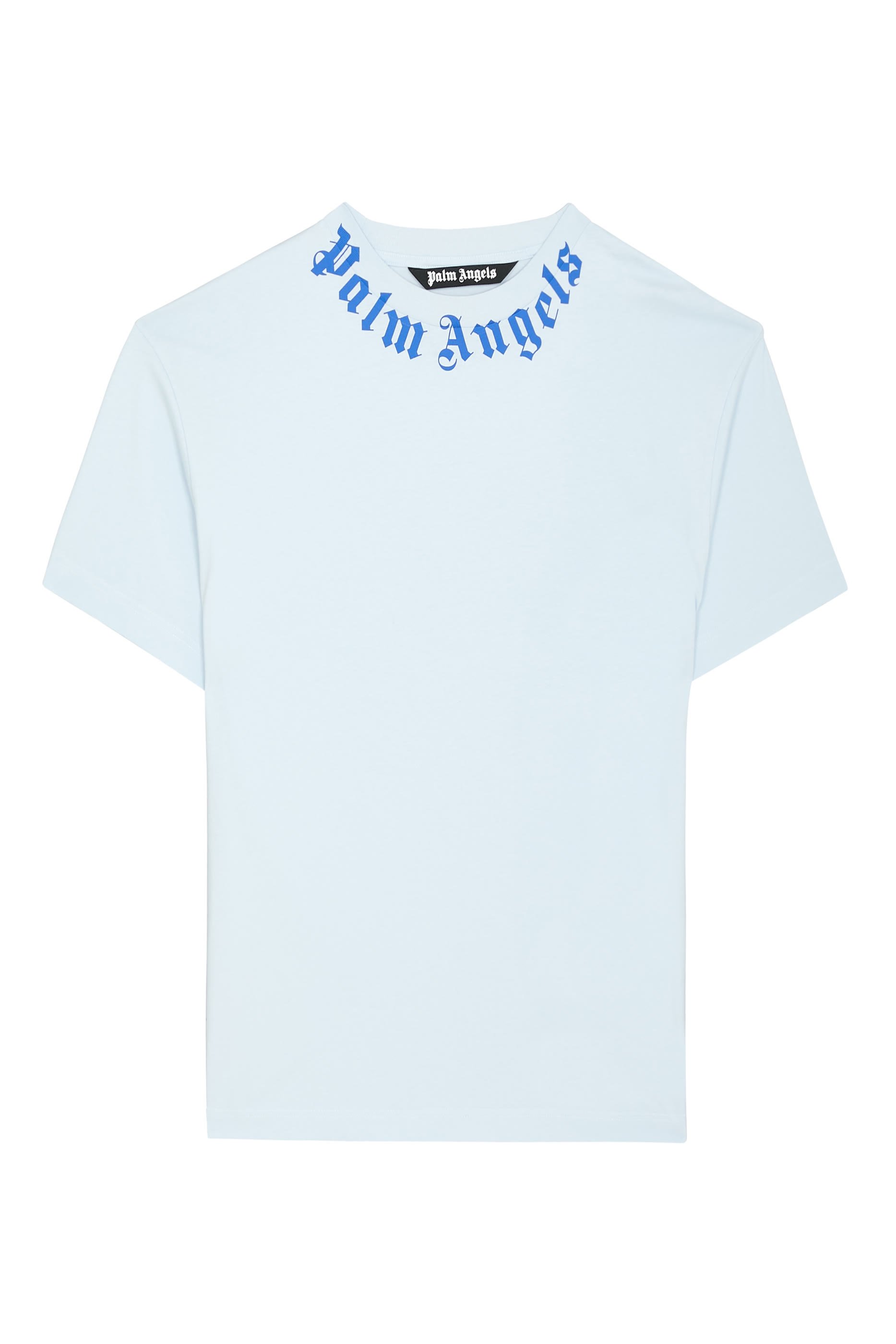 تيشيرت بشعار الماركة عند الياقة