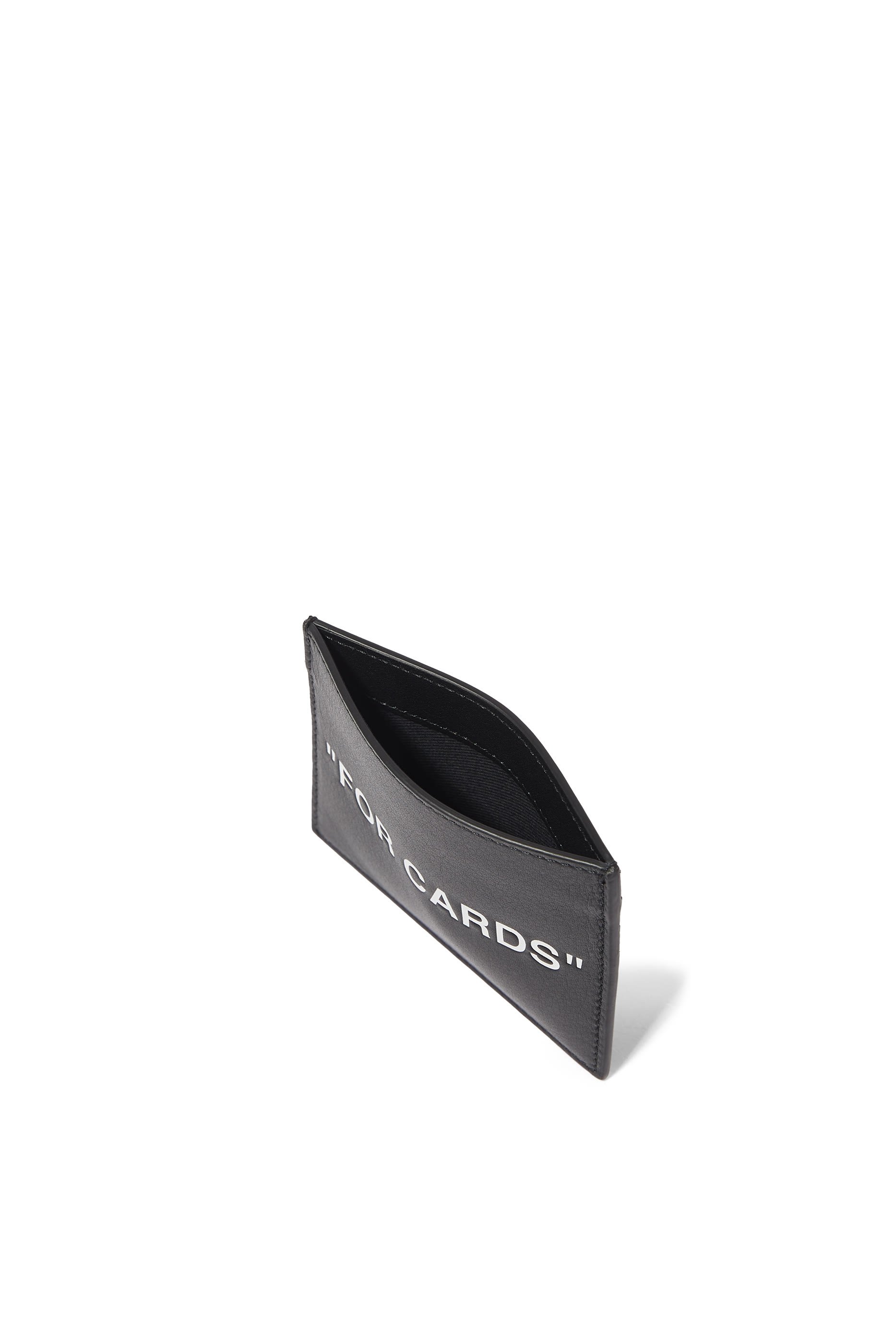 حاملة بطاقات بإقتباس ''فور كاردز''