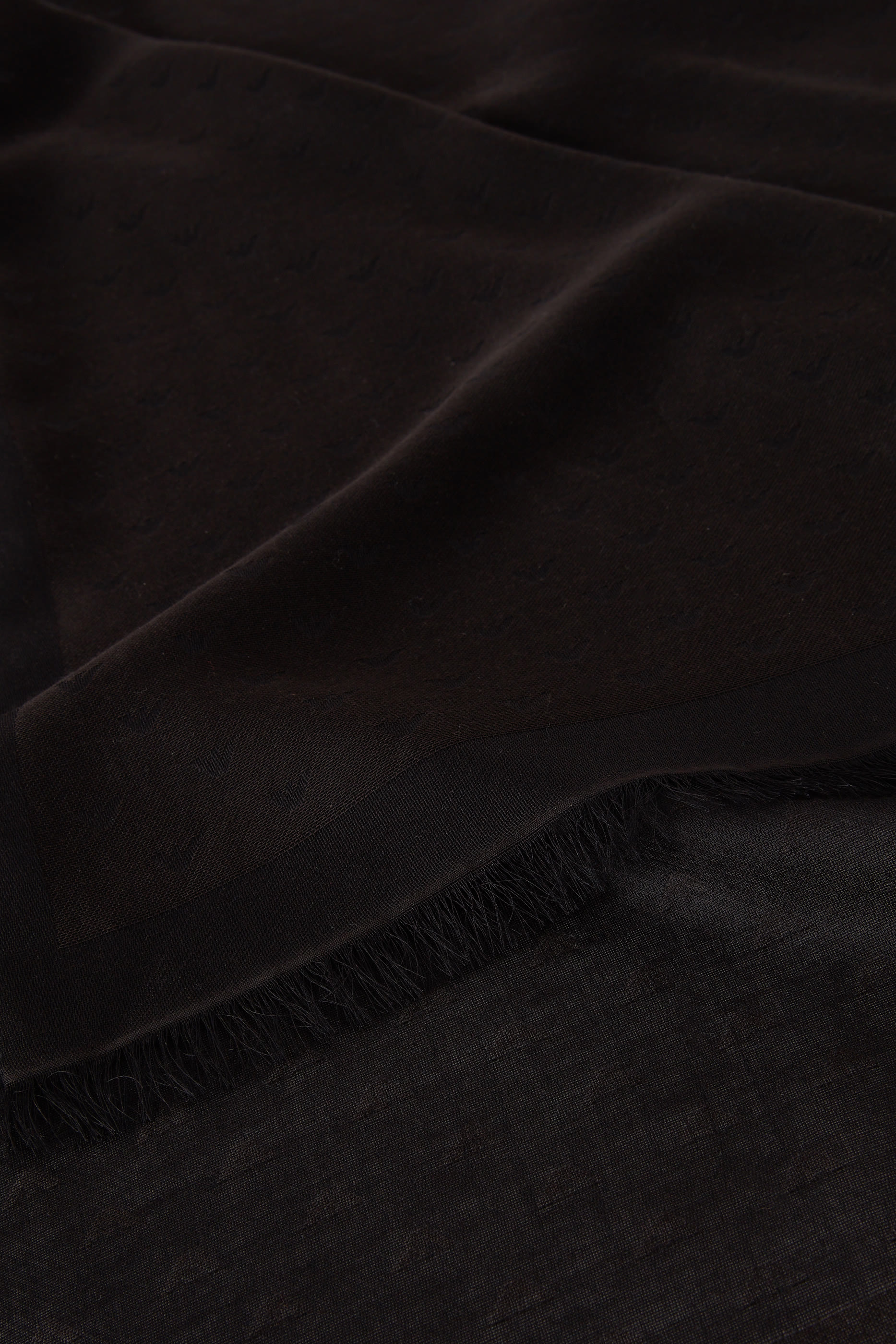 وشاح بشعار الماركة بحجم صغير