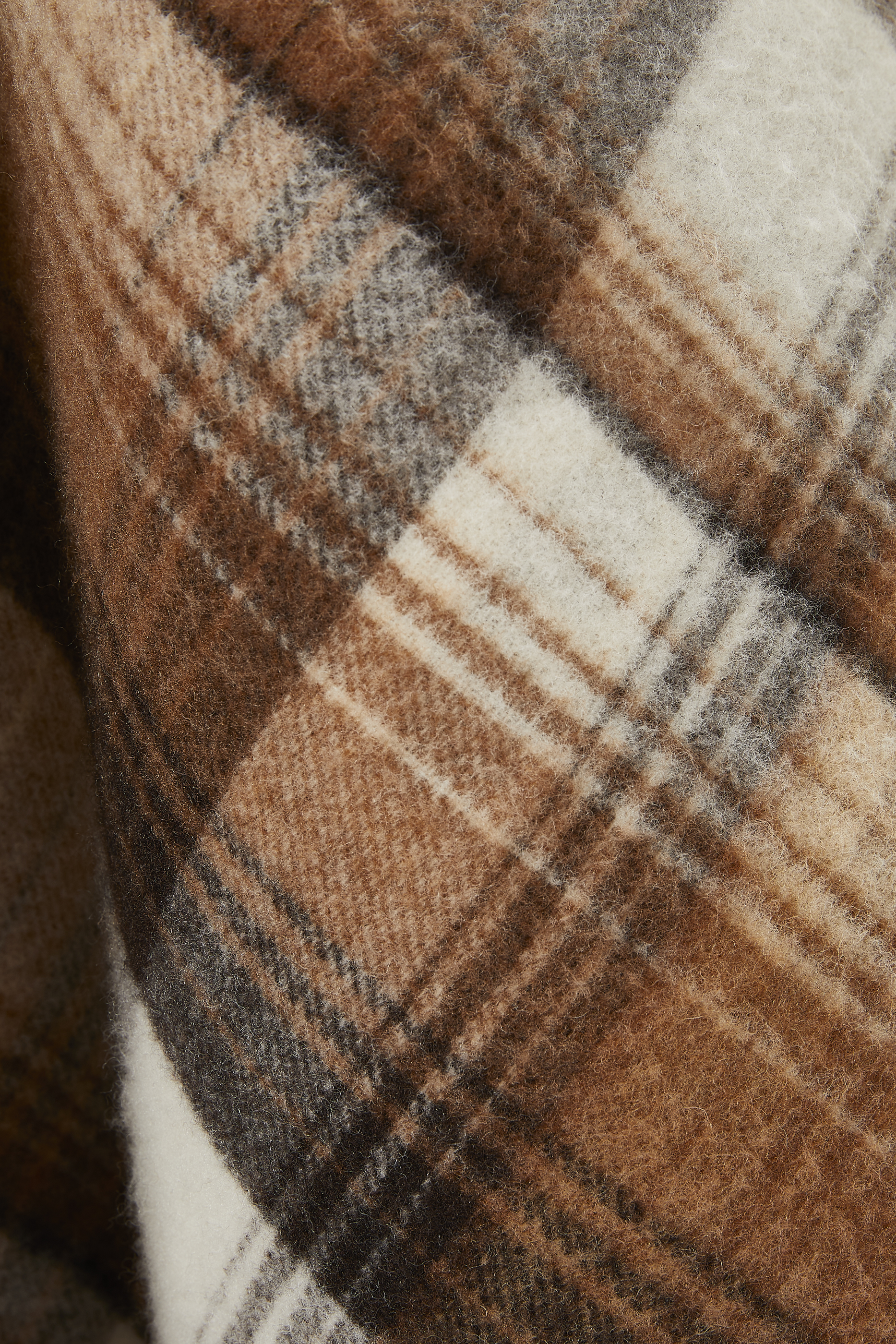 بونشو بوجهين صوف بنقشة شعار GG