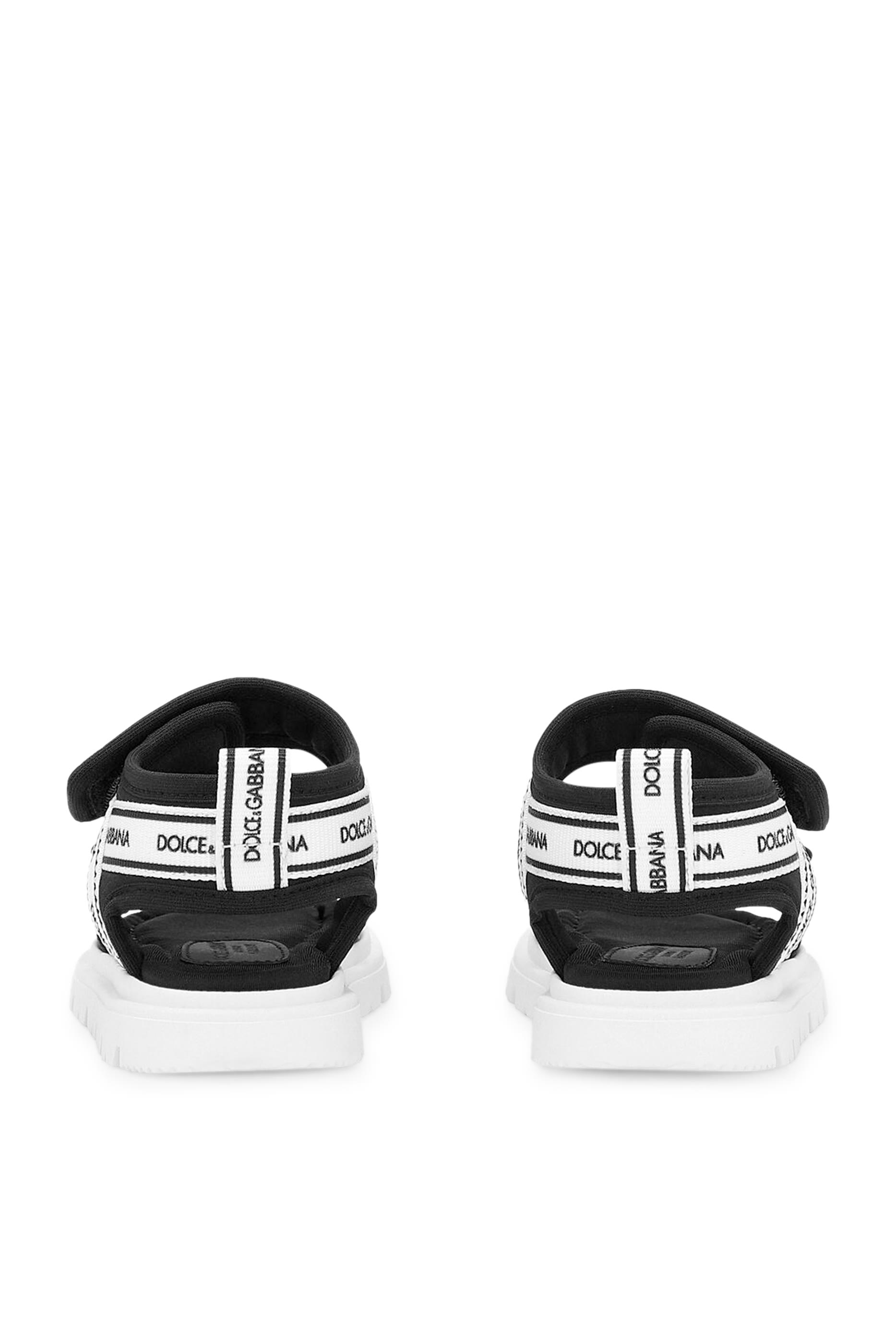 صندل مطاطي بطبعات شعار الماركة بتصميم ثلاثي الأبعاد للأطفال