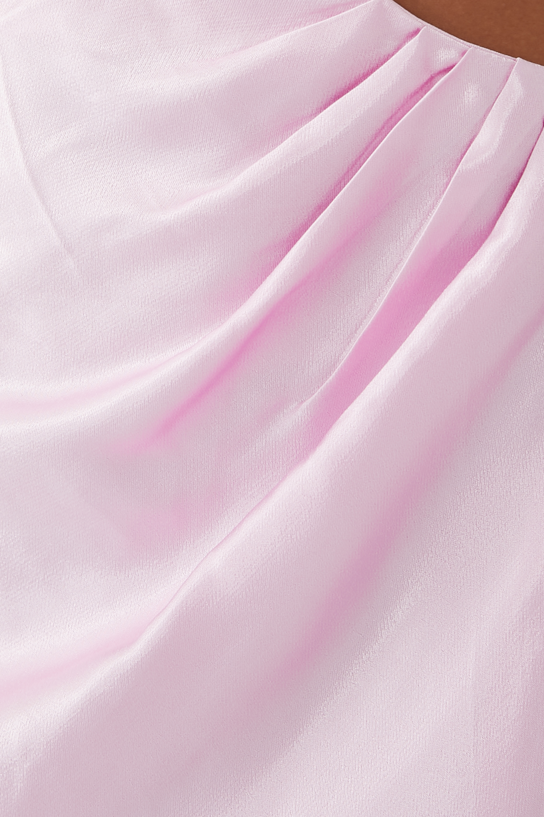 فستان لا لون طويل بتصميم غير متماثل