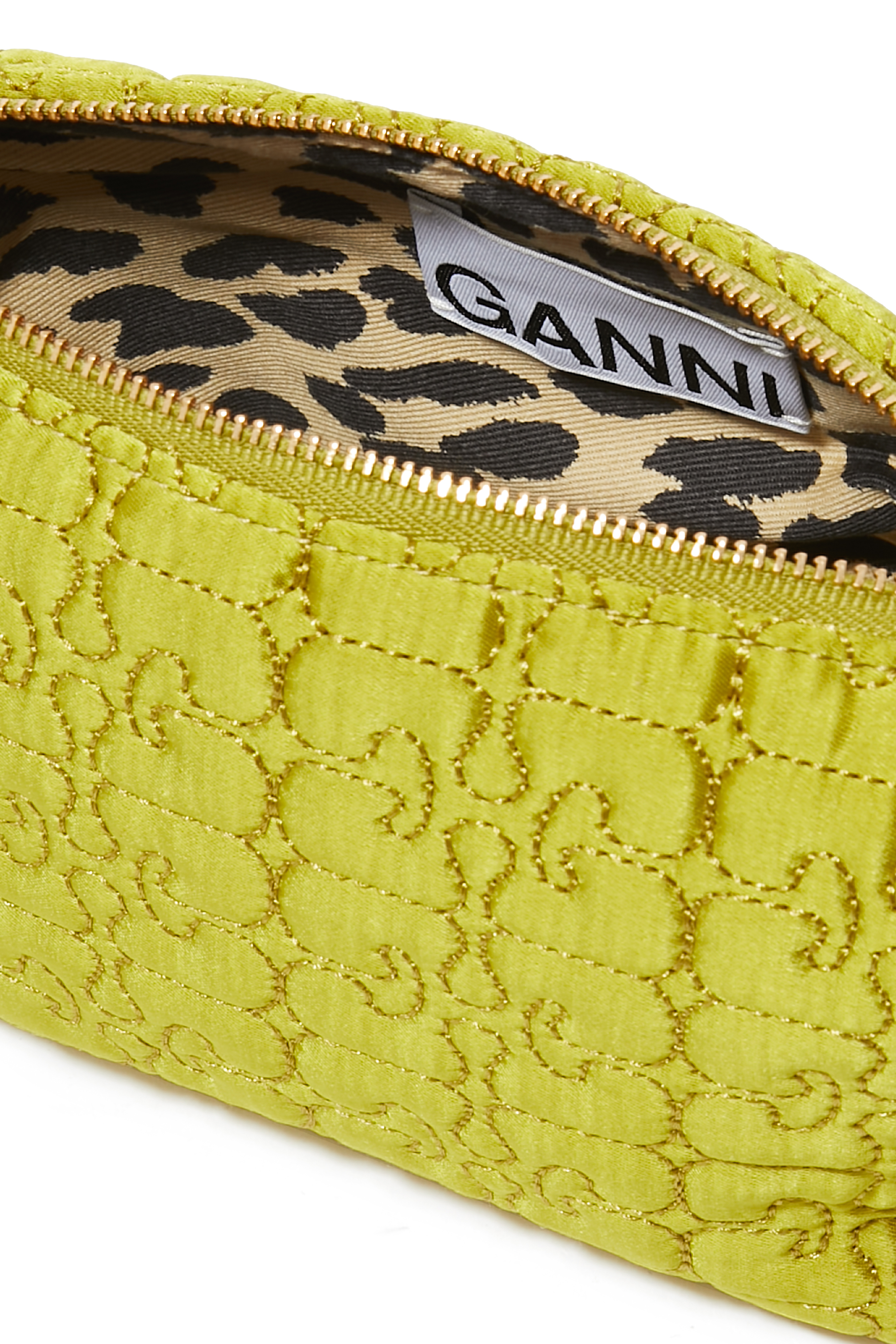 حقيبة صغيرة بنقشة فراشة