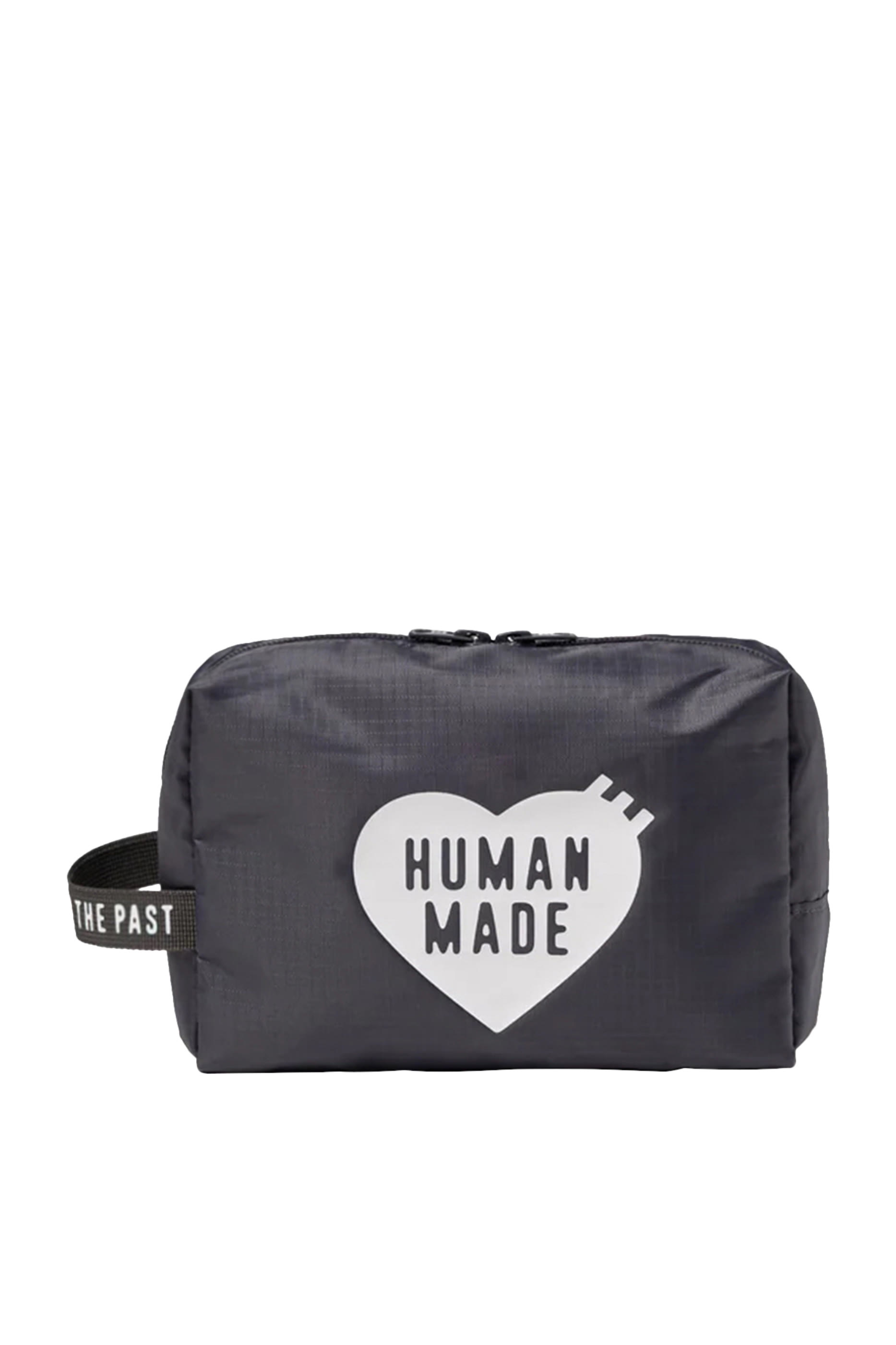 حقيبة صغيرة للسفر بشعار الماركة