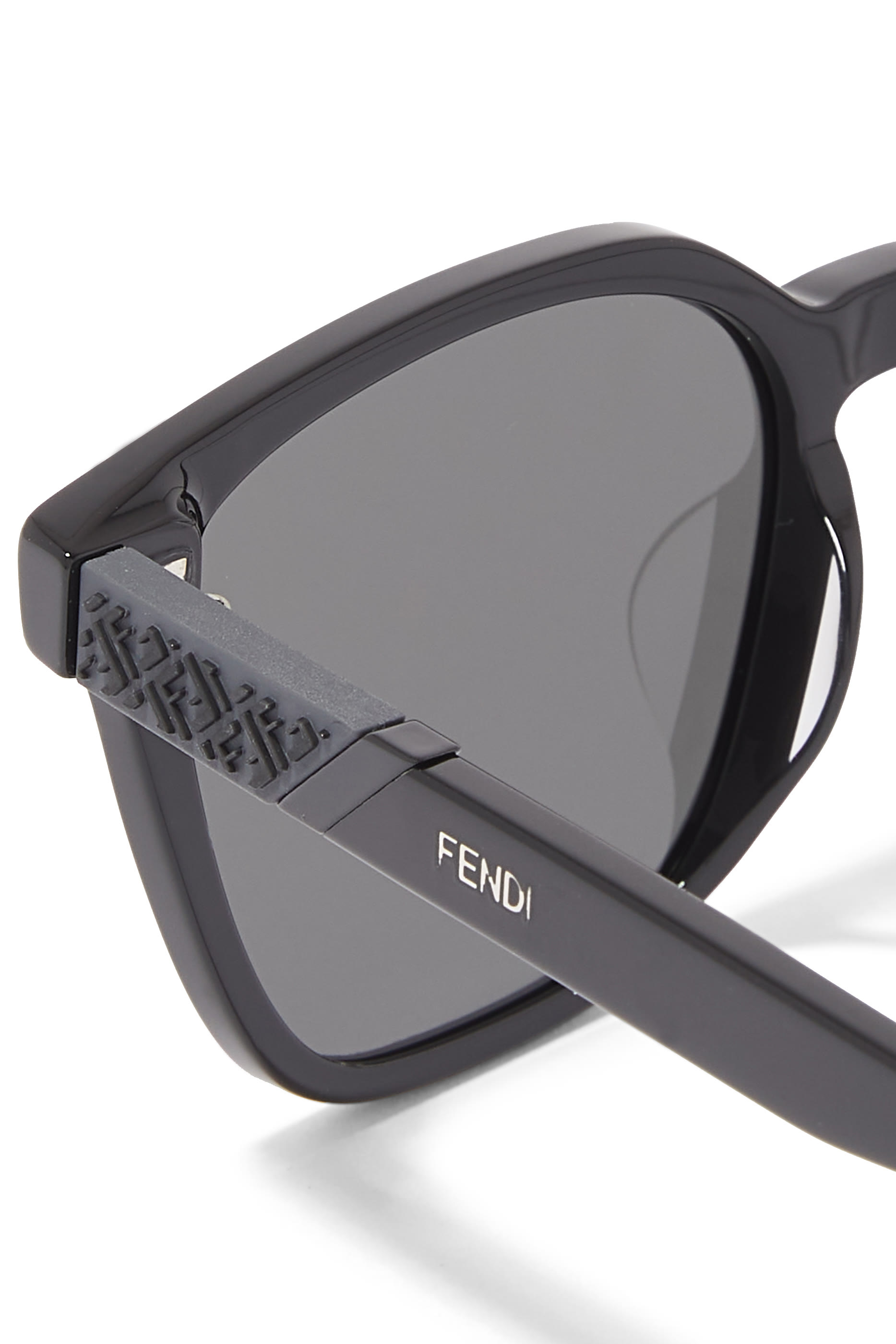 نظارات شمسية مستطيلة بطبعة خطوط مائلة