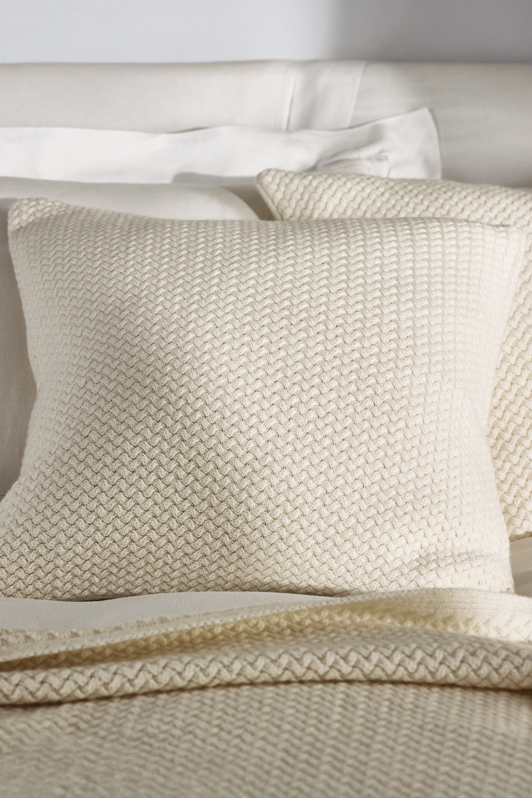 غطاء وسادة مانون