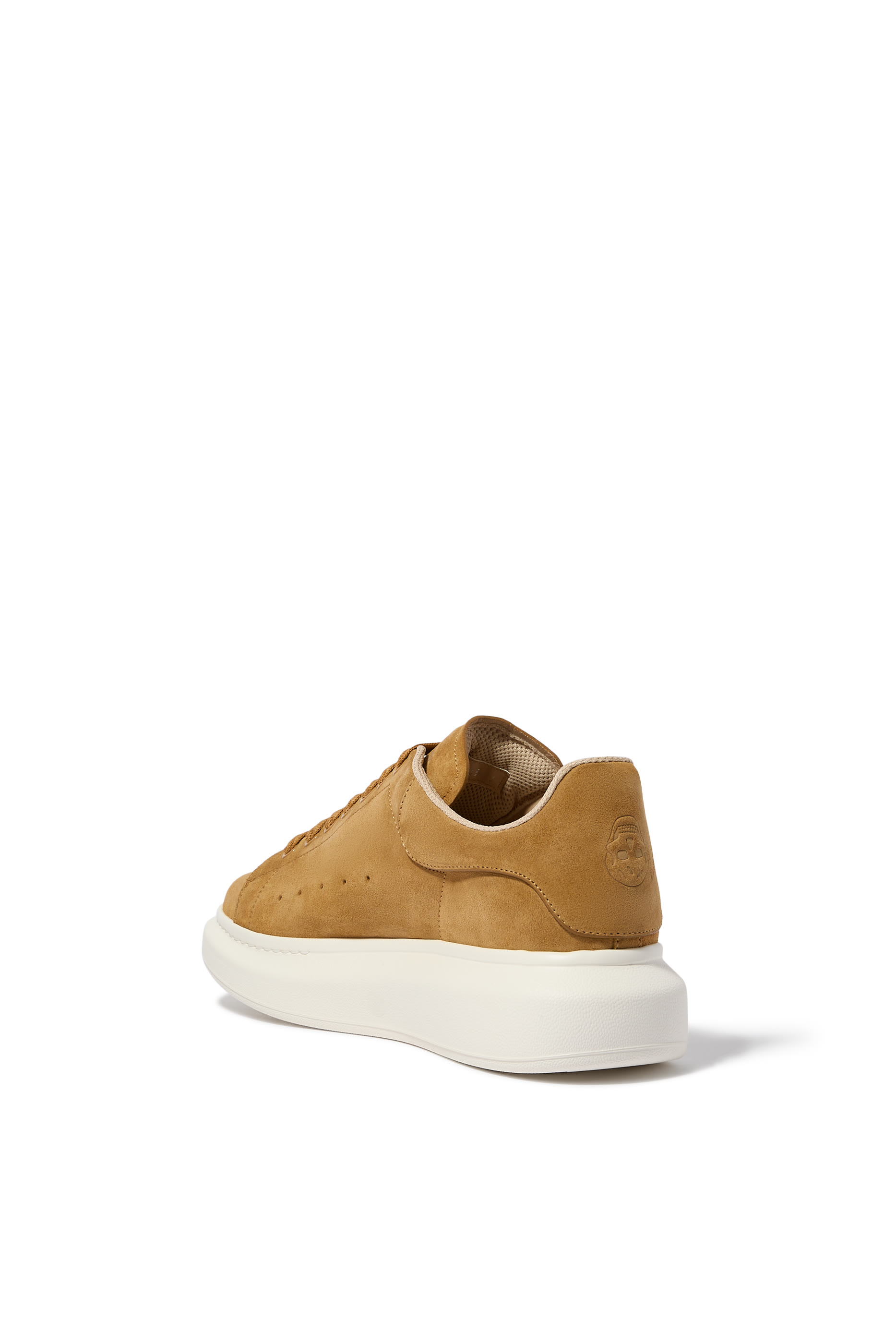 سنيكرز بنعل سميك