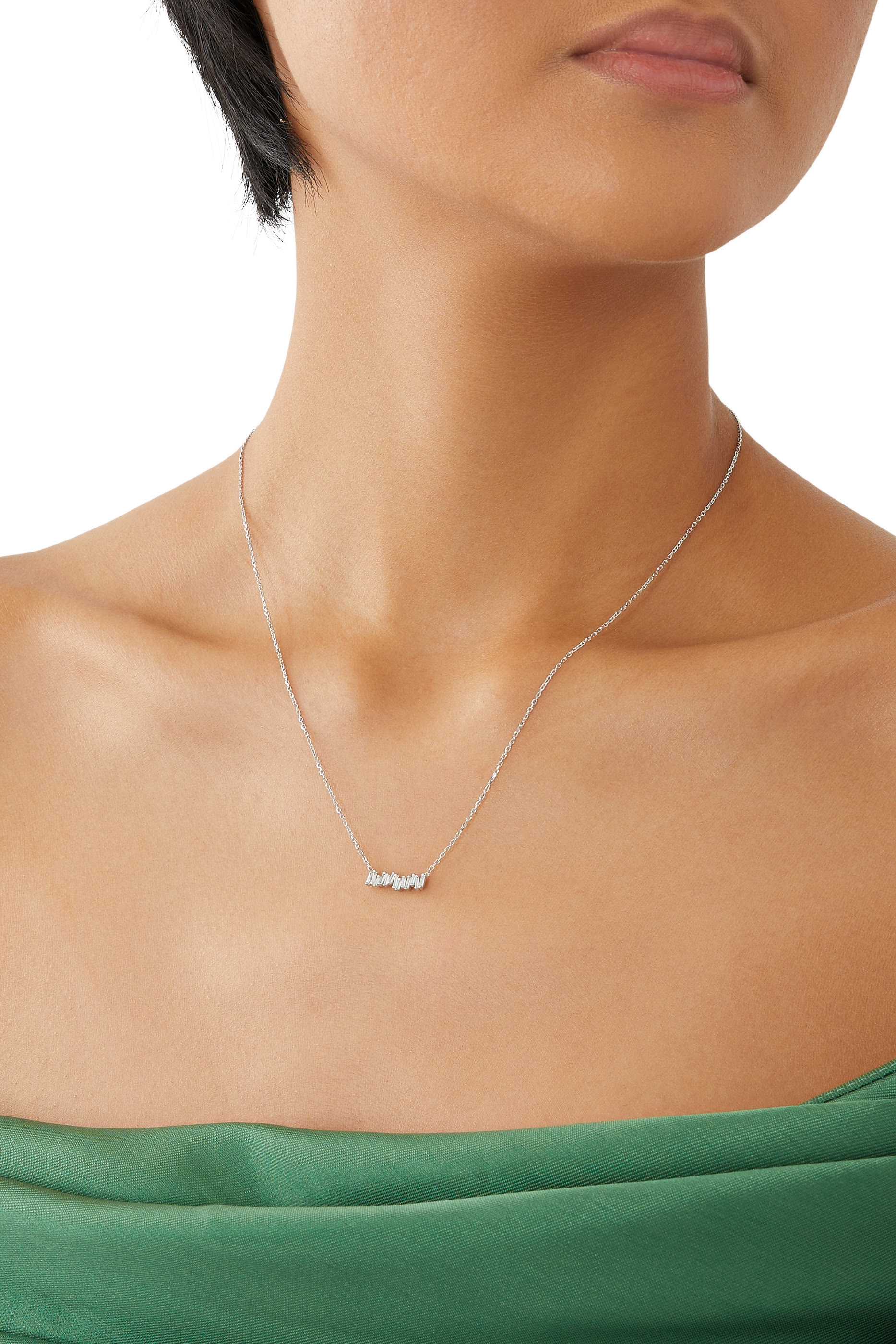 قلادة بولد بدلاية بتصميم قضيب مرصعة بالماس، ذهب أبيض عيار 18 قيراط