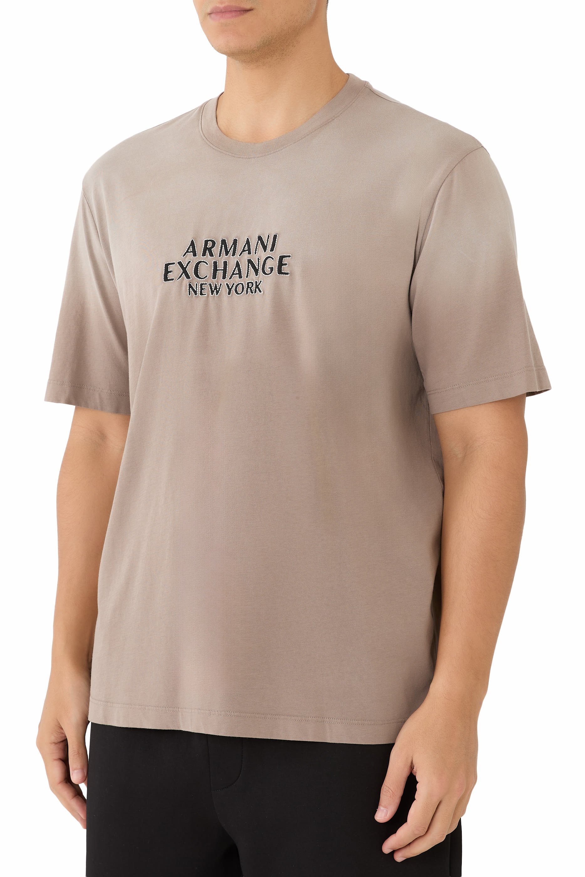 تيشيرت بشعار حرفي الماركة