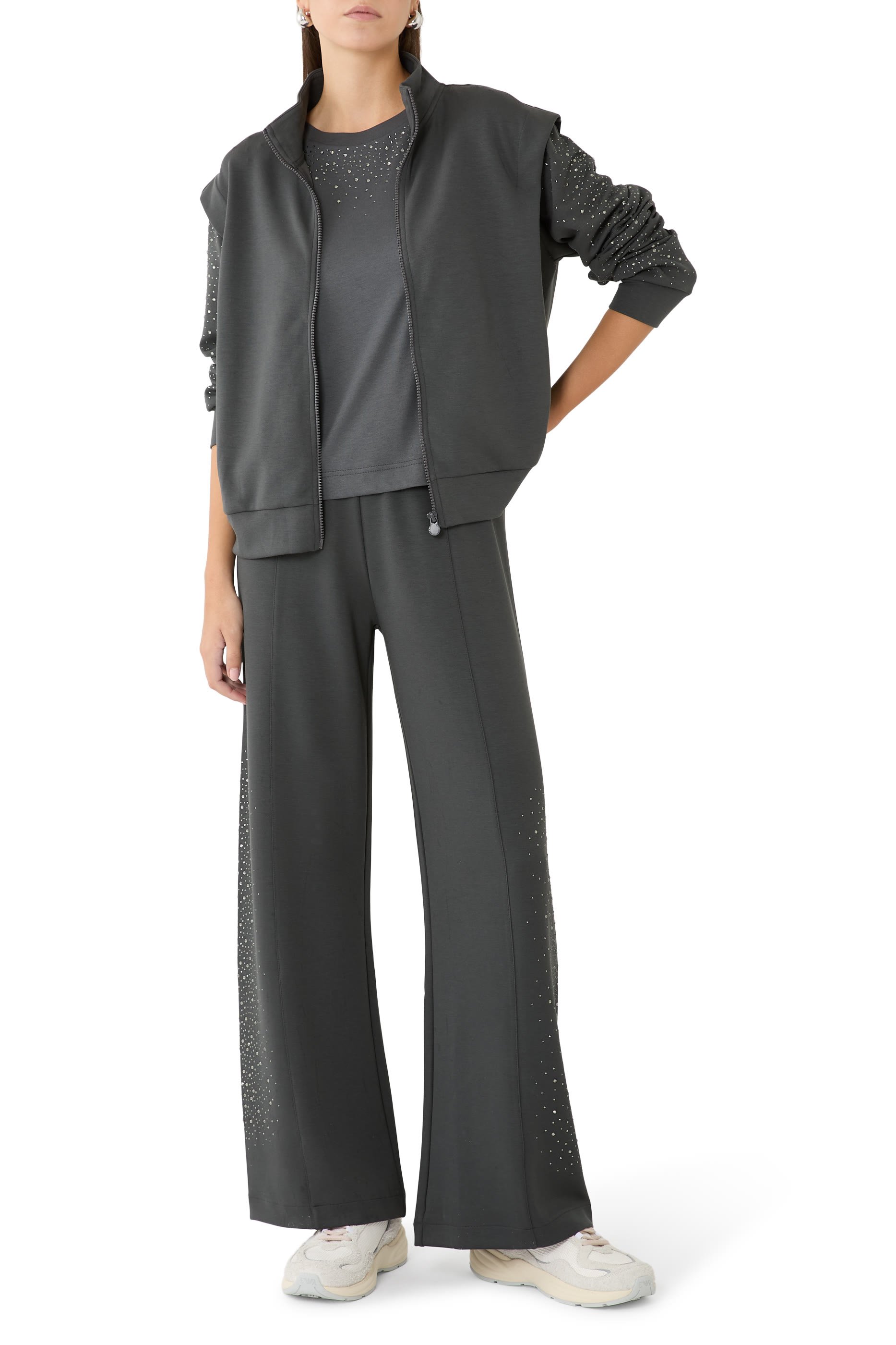 تيشيرت مطرز بالكريستال 