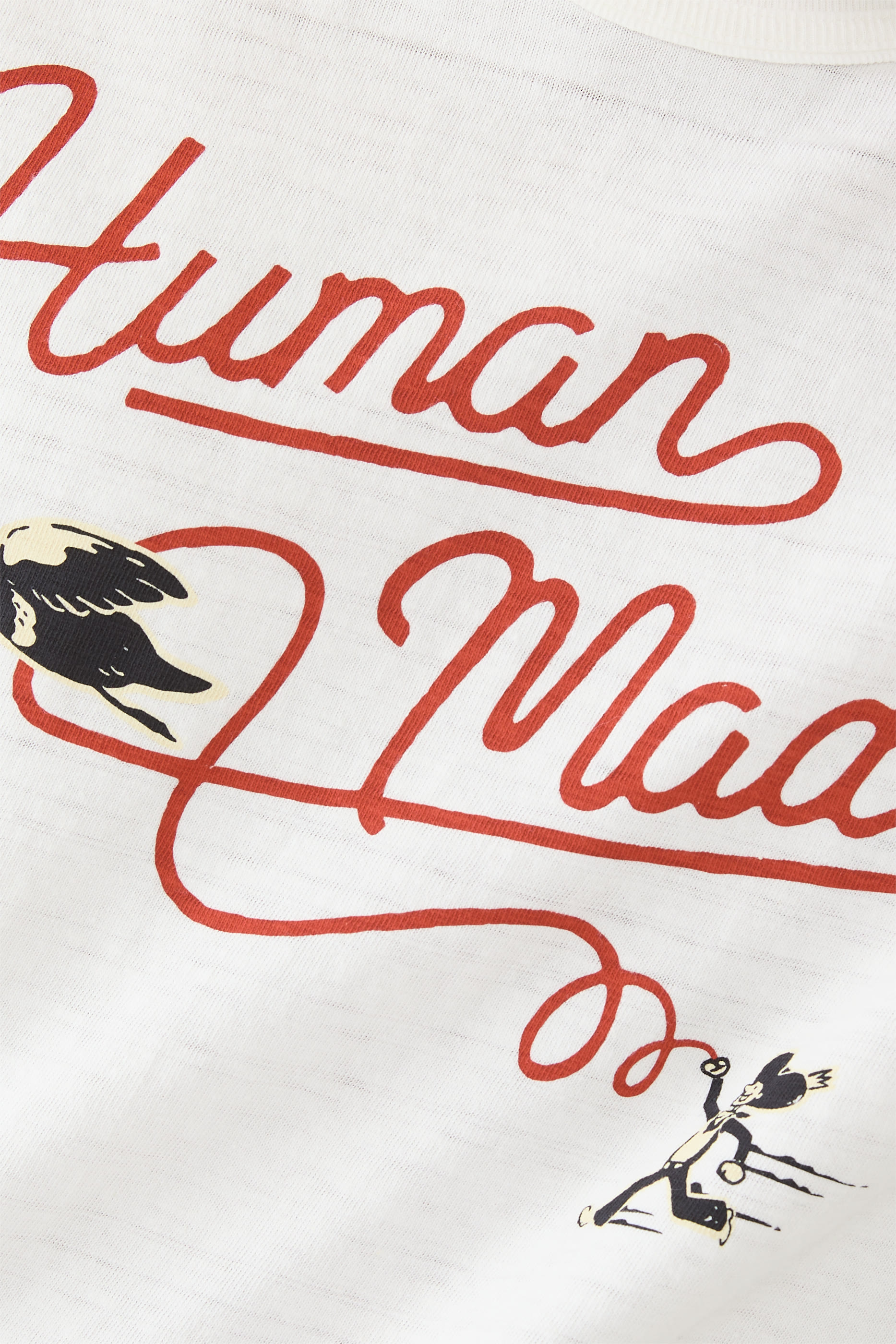 تيشيرت بطبعة غرافيكية