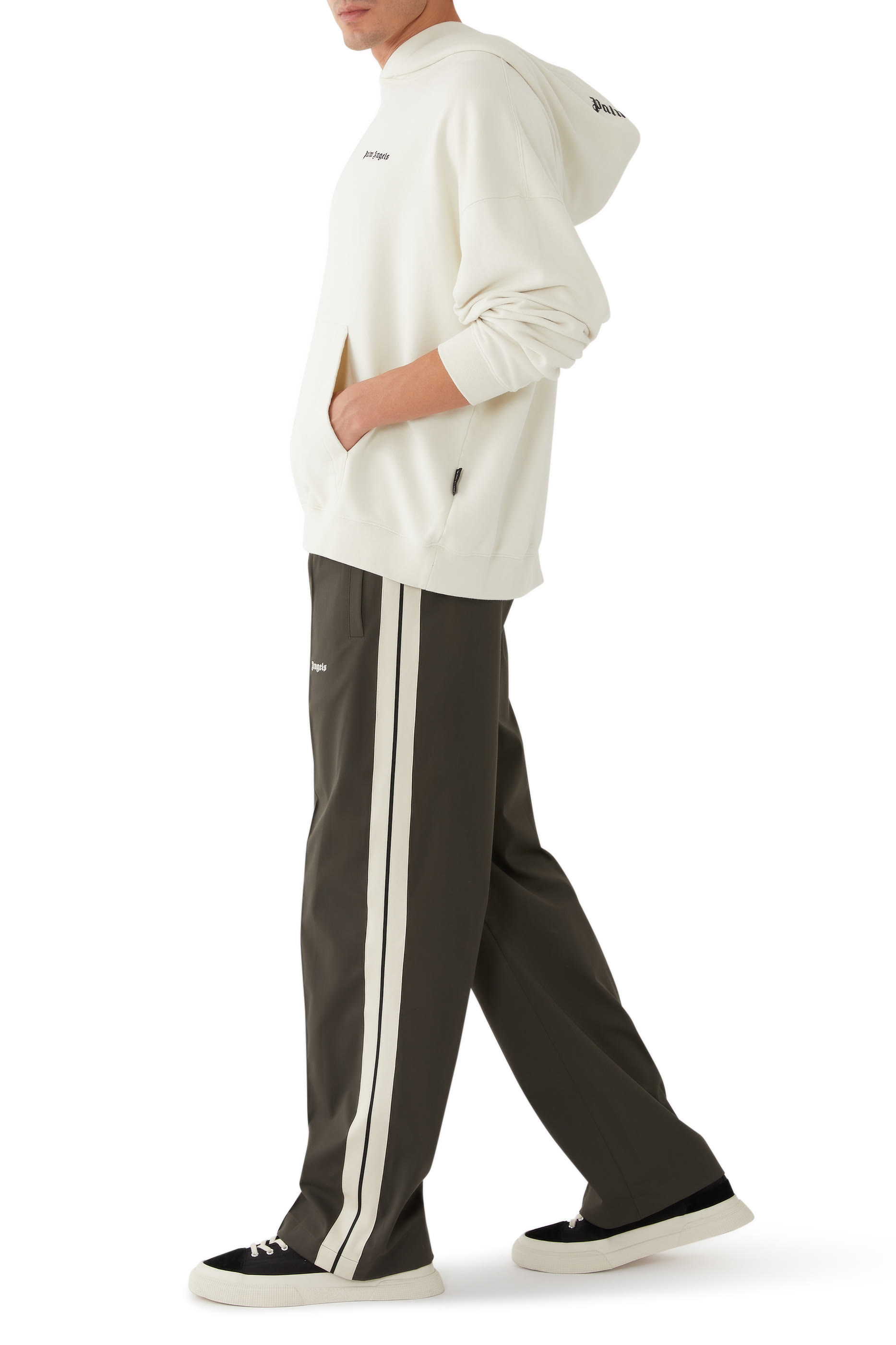 هودي كلاسيكي بشعار الماركة