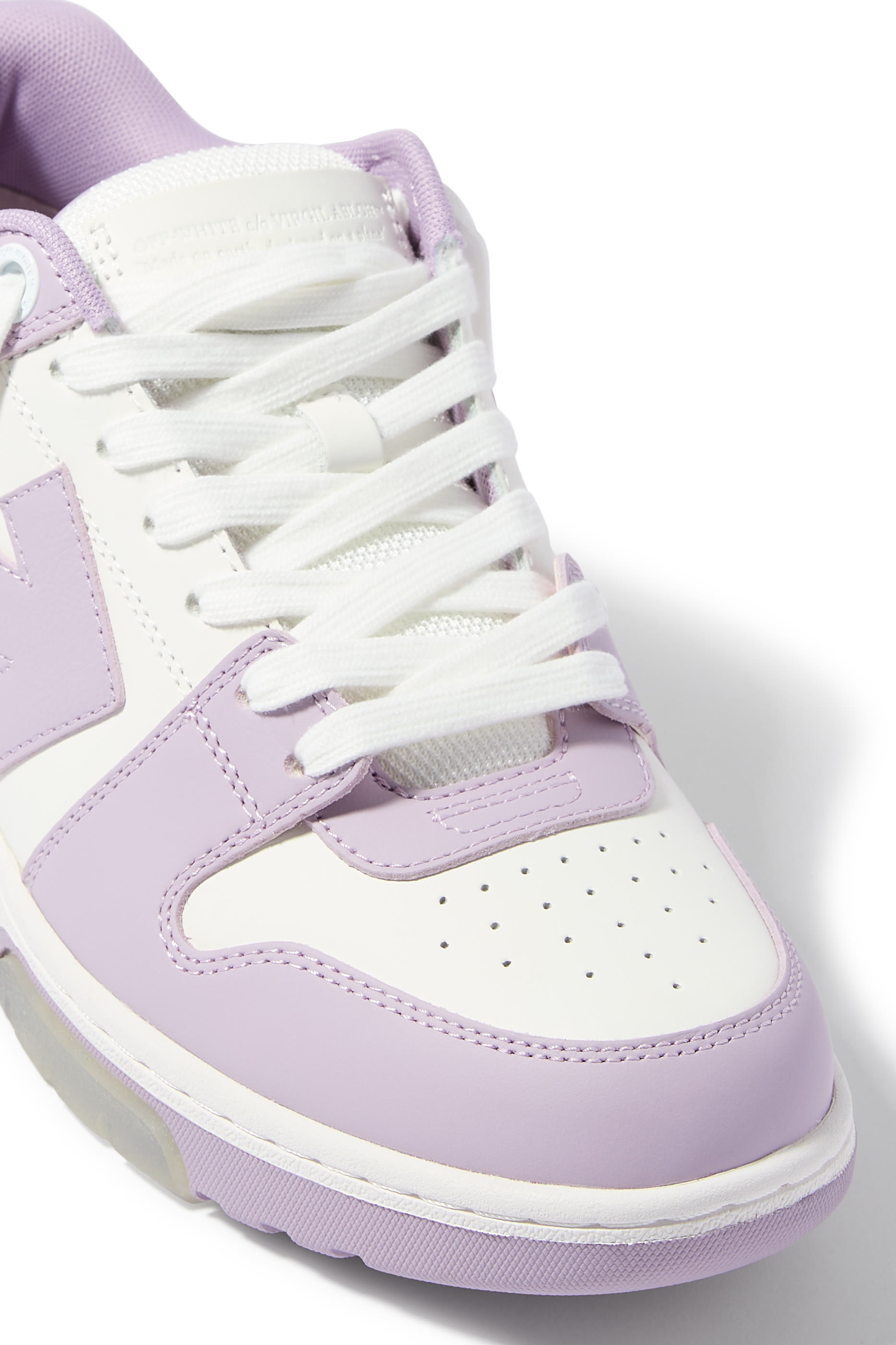 سنيكرز اوت اوف اوفيس بكاحل منخفض