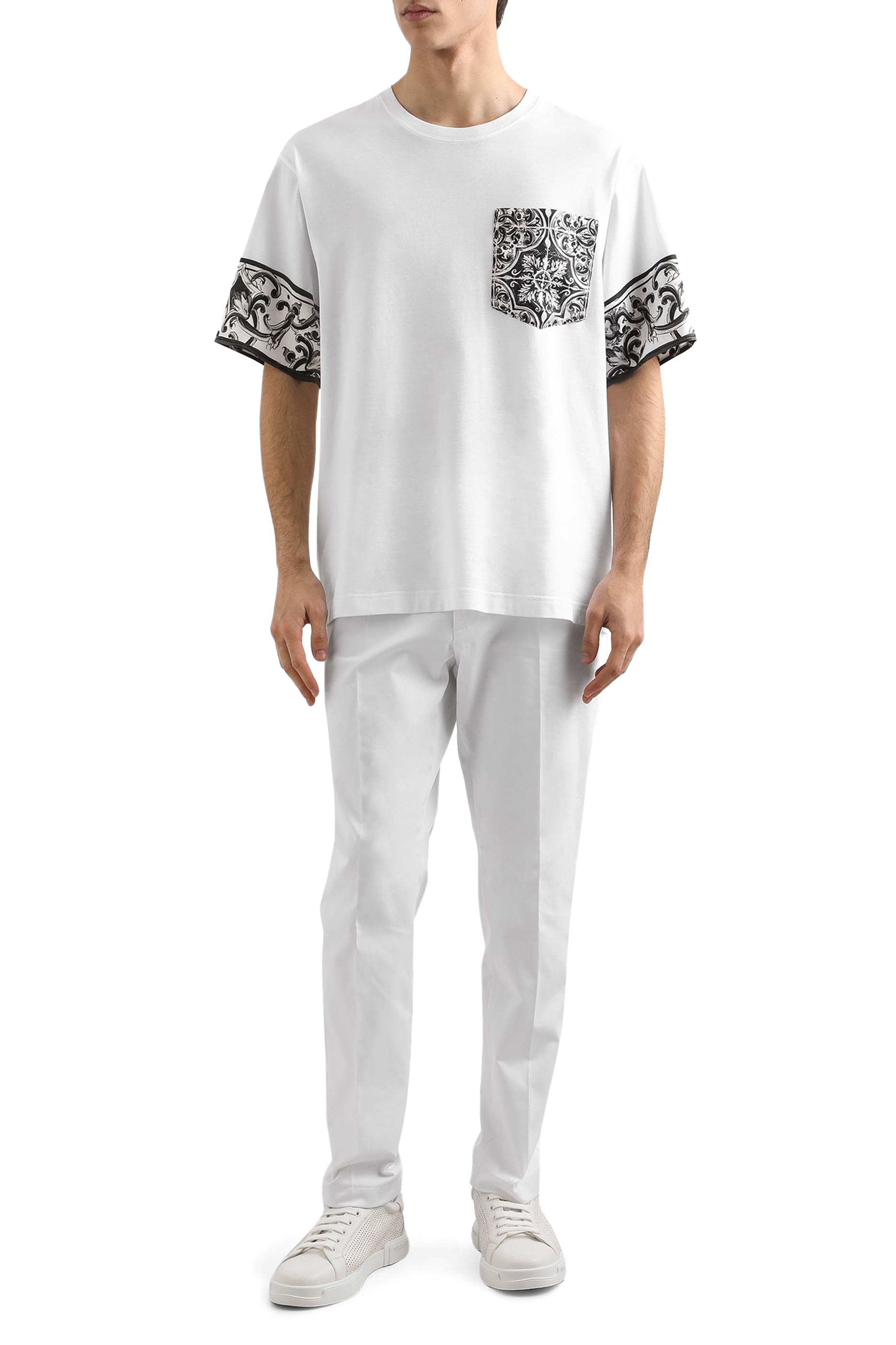 تيشيرت بأكمام قصيرة بطبعة مايولكا