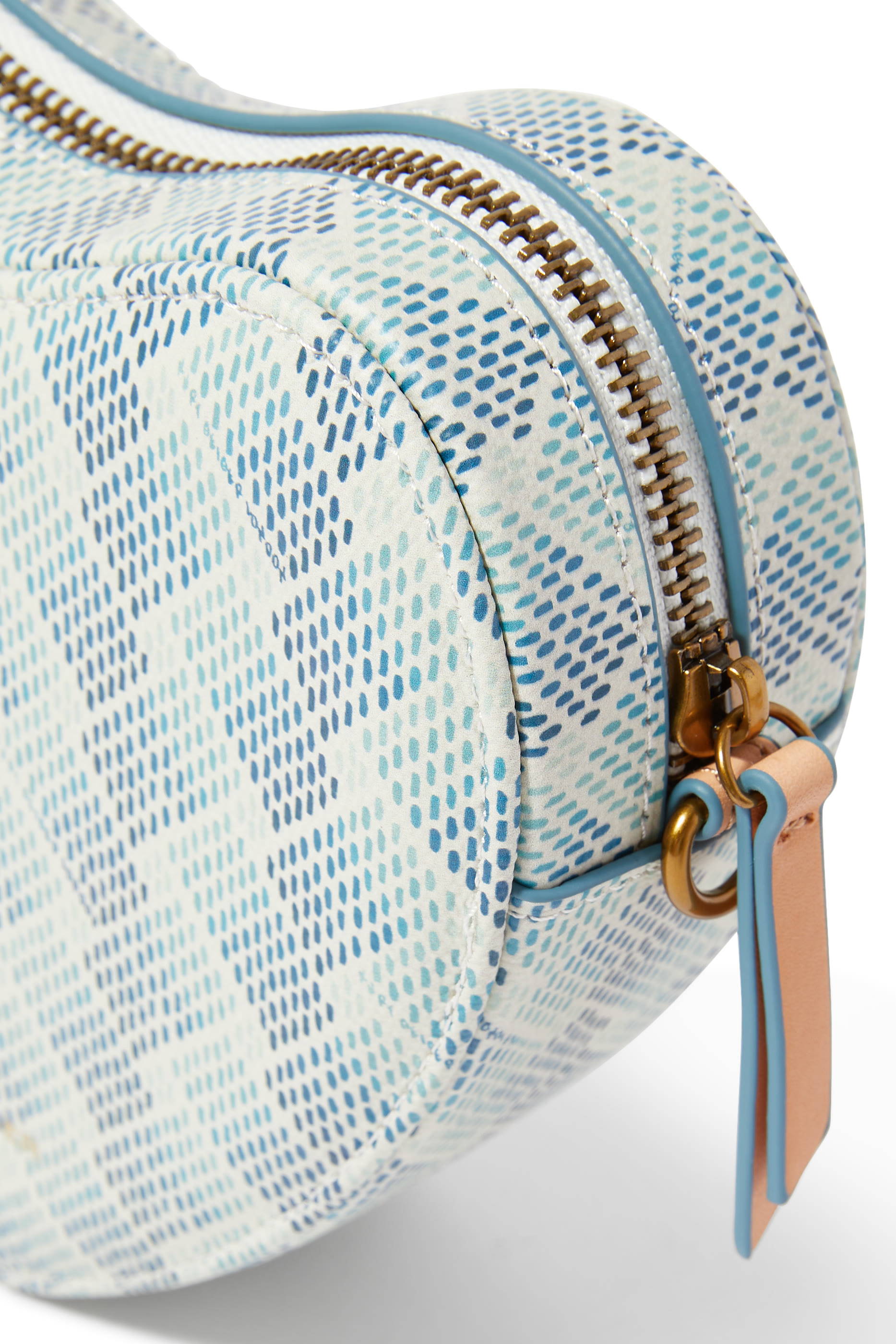 حقيبة كروس بودي كامدن بتصميم قلب