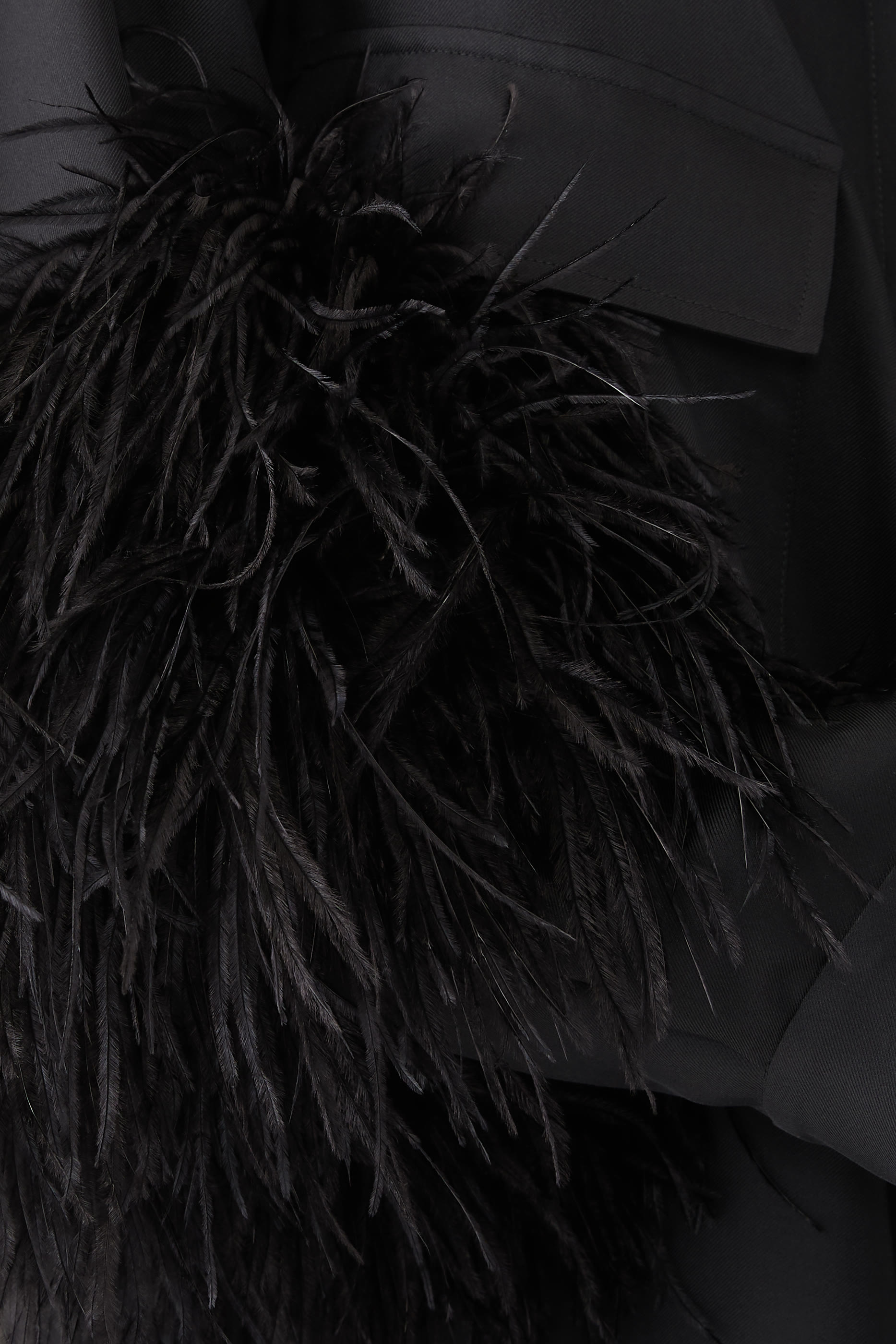 فستان بلومينغديلز الحصري بصف أزرار مزين بالريش