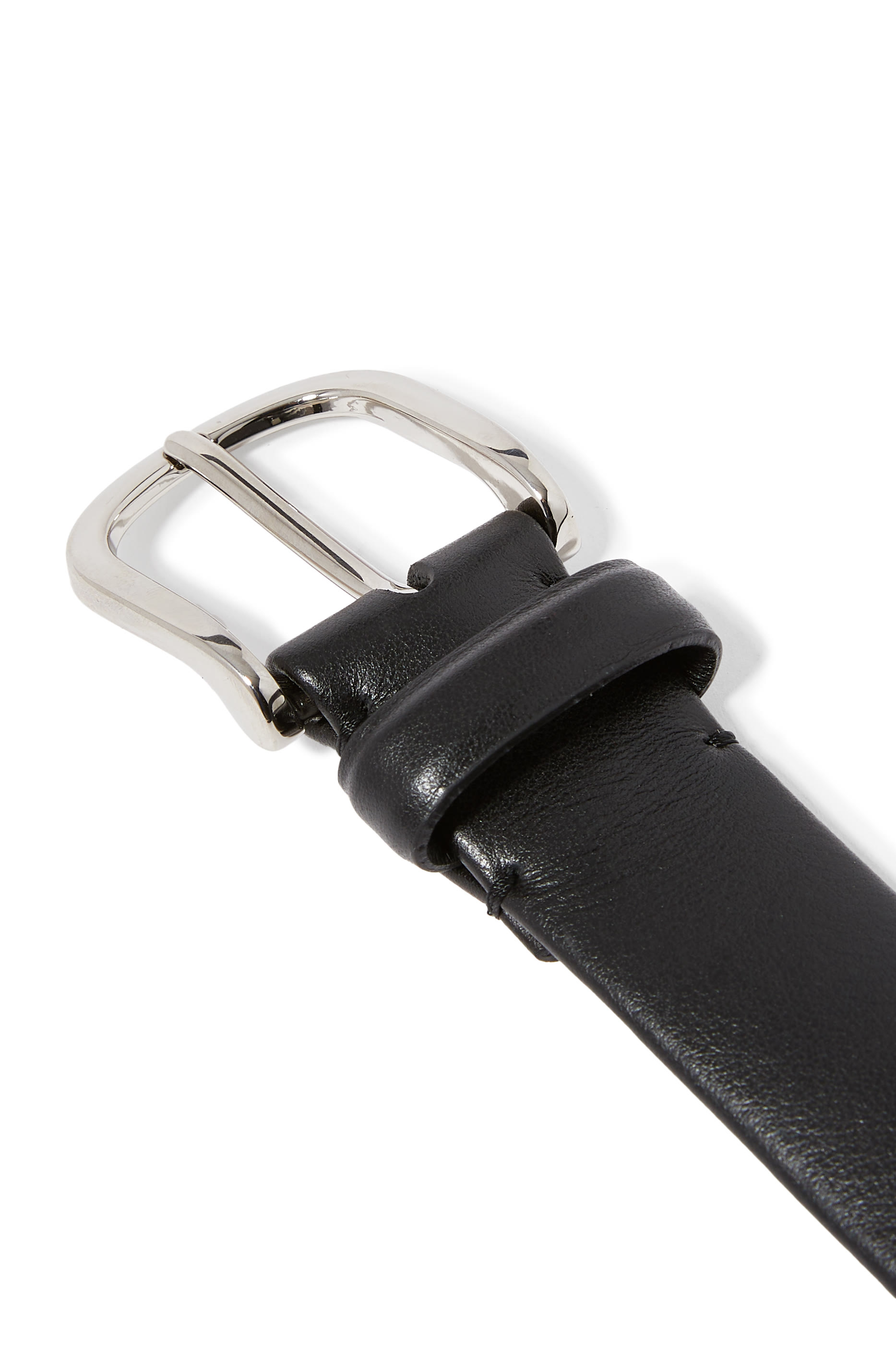 حزام بإبزيم بتصميم مستدير