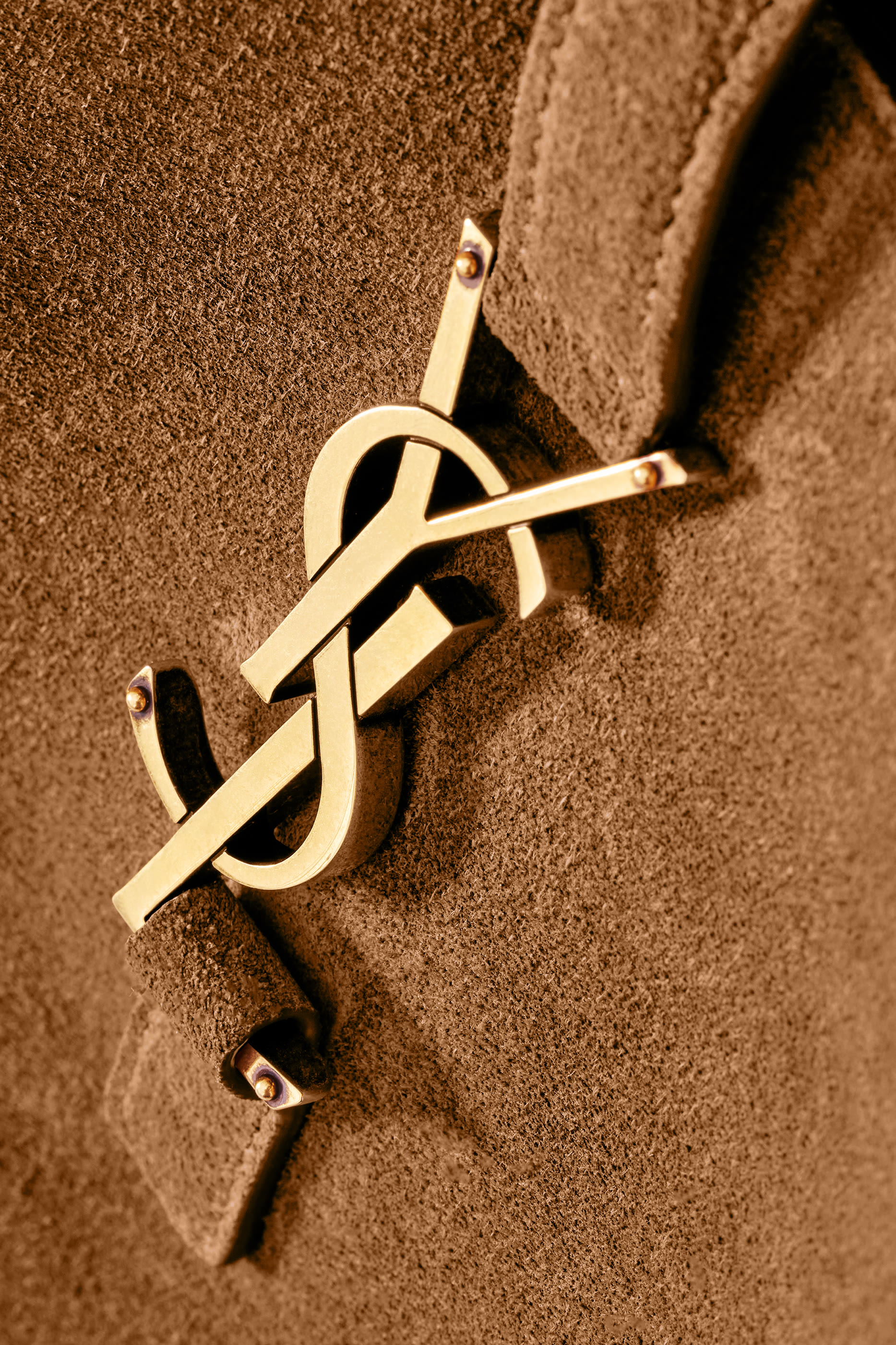 حقيبة كبيرة لو 5 ايه 7 بتصميم لين شمواه