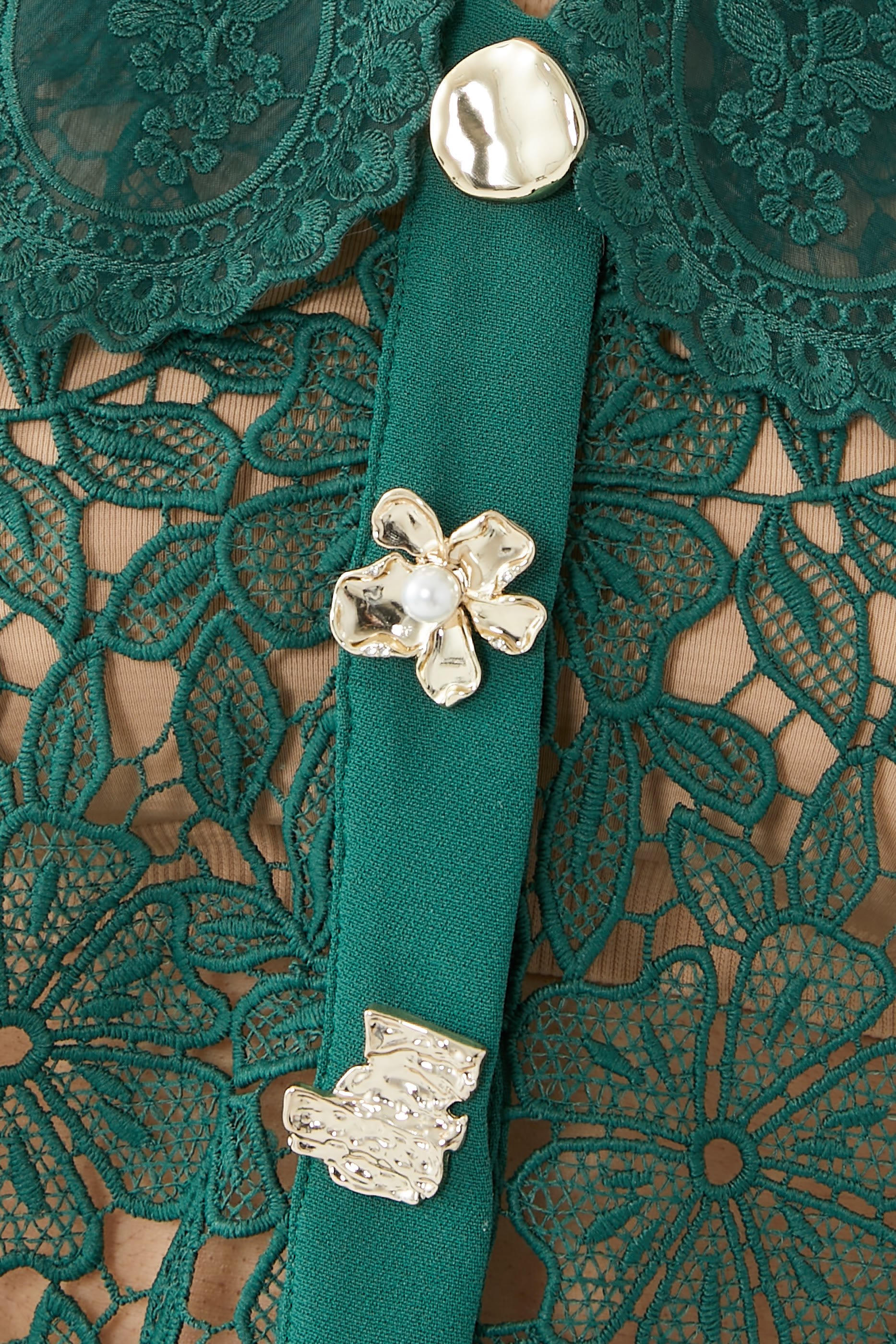 بلوزة دانتيل جوبير