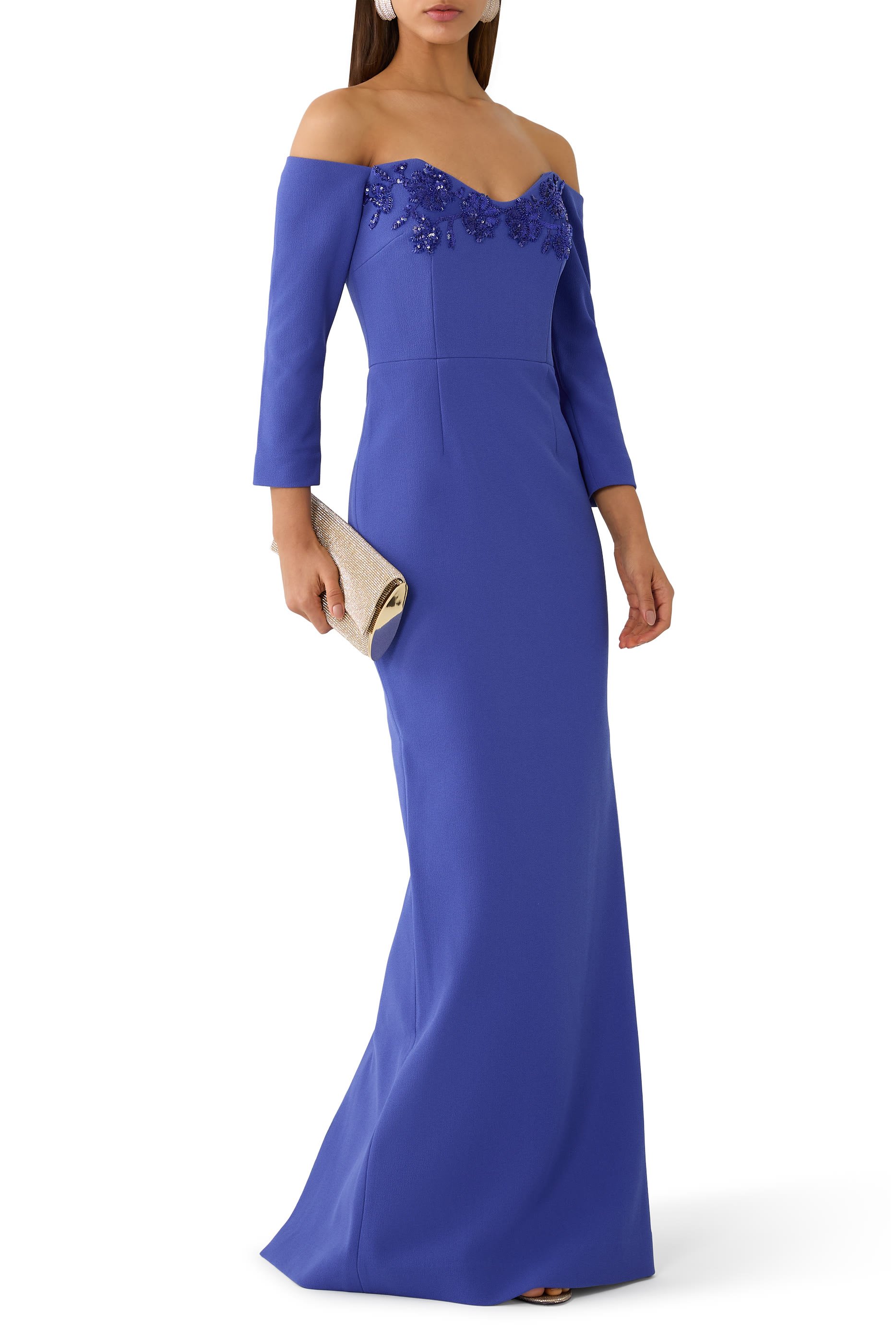 فستان سهرة إيفوليت بأكتاف مكشوفة