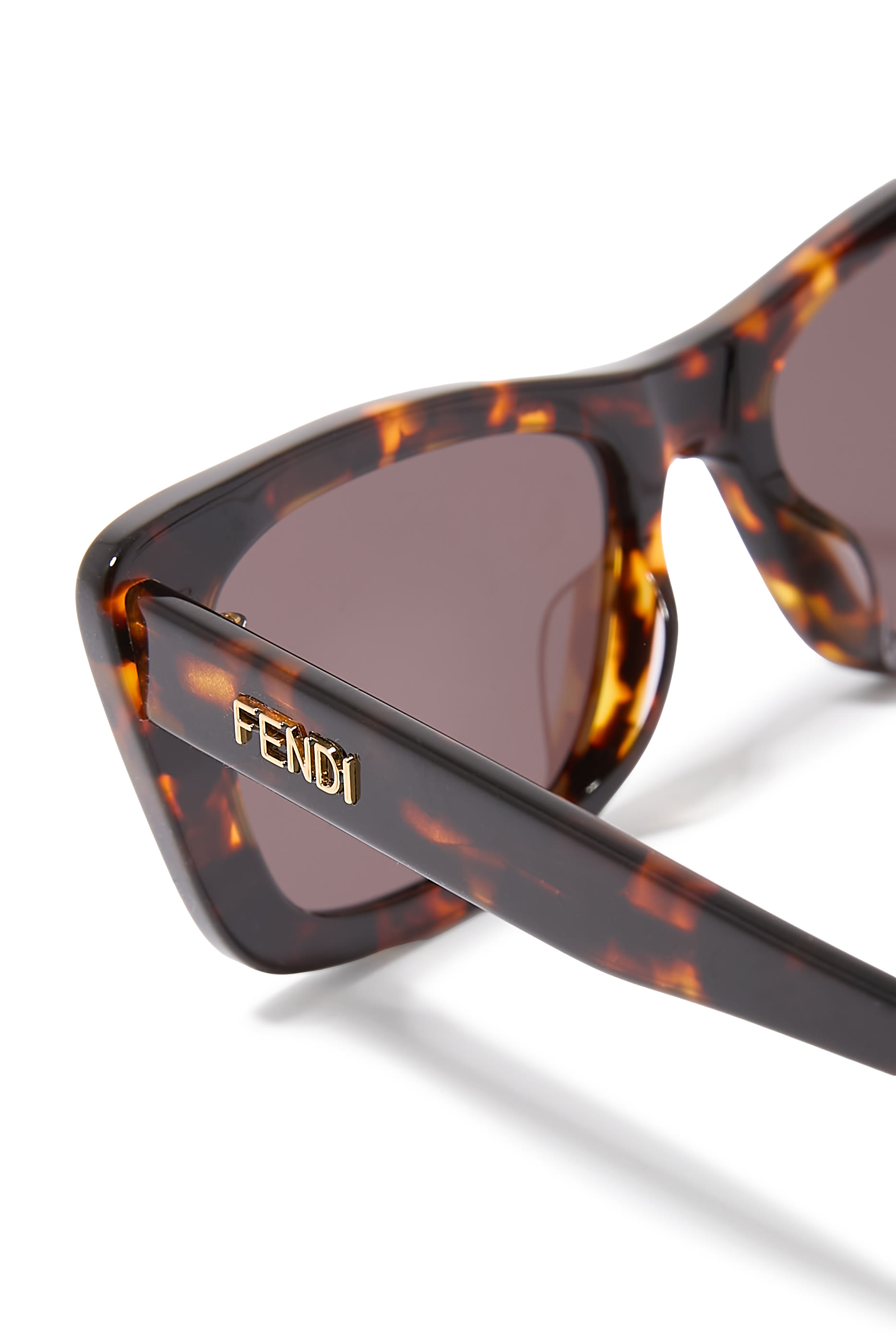 نظارة شمسية بإطار مستطيل