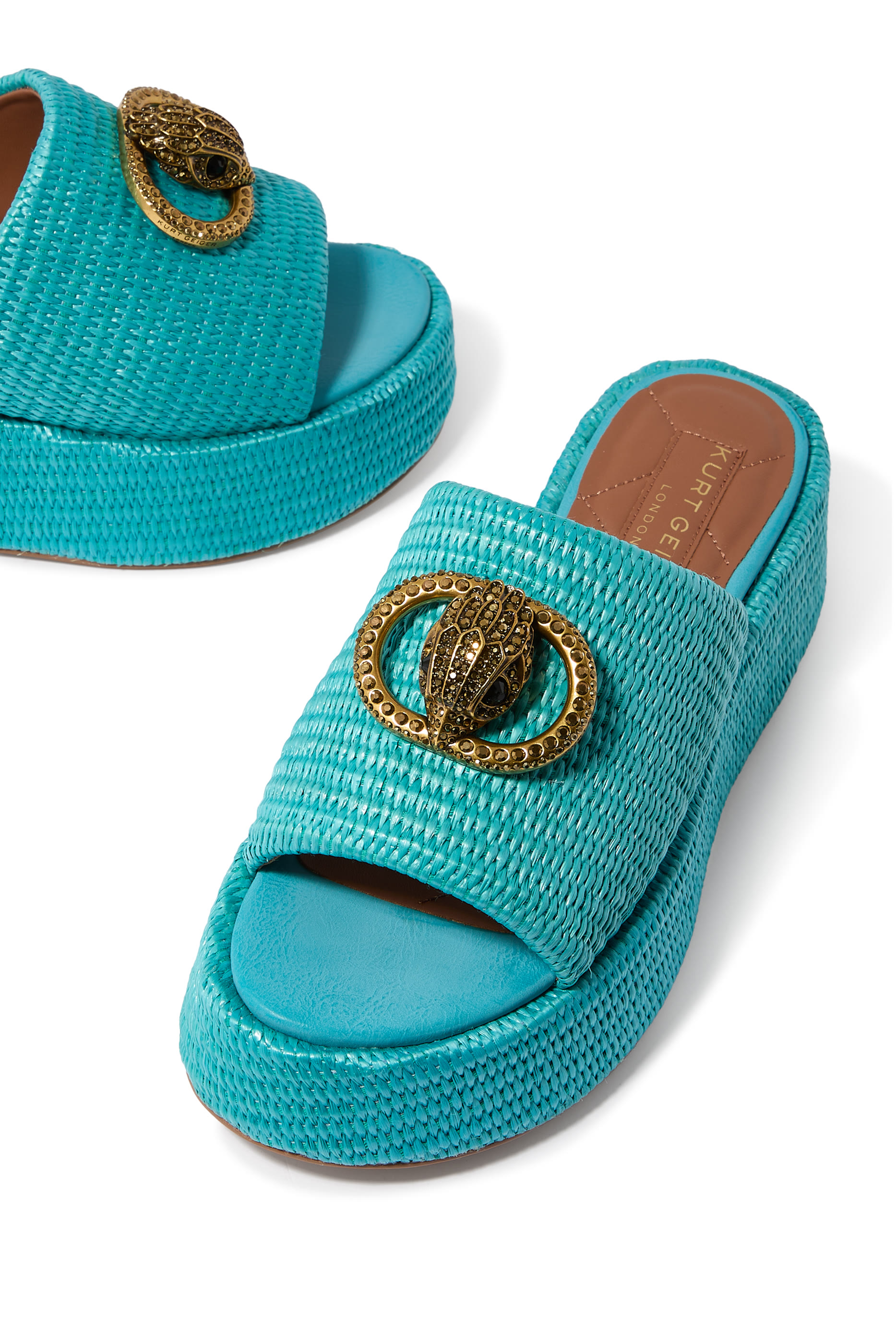 صندل تشيلسيا 60 مفتوح من الخلف بنعل عريض