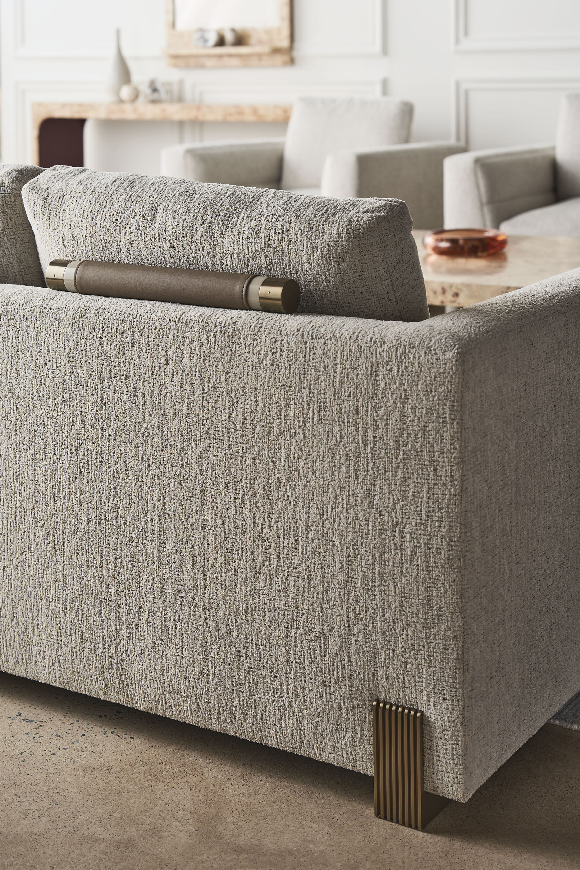 كنبة كاونتر بالنس بثلاث مقاعد