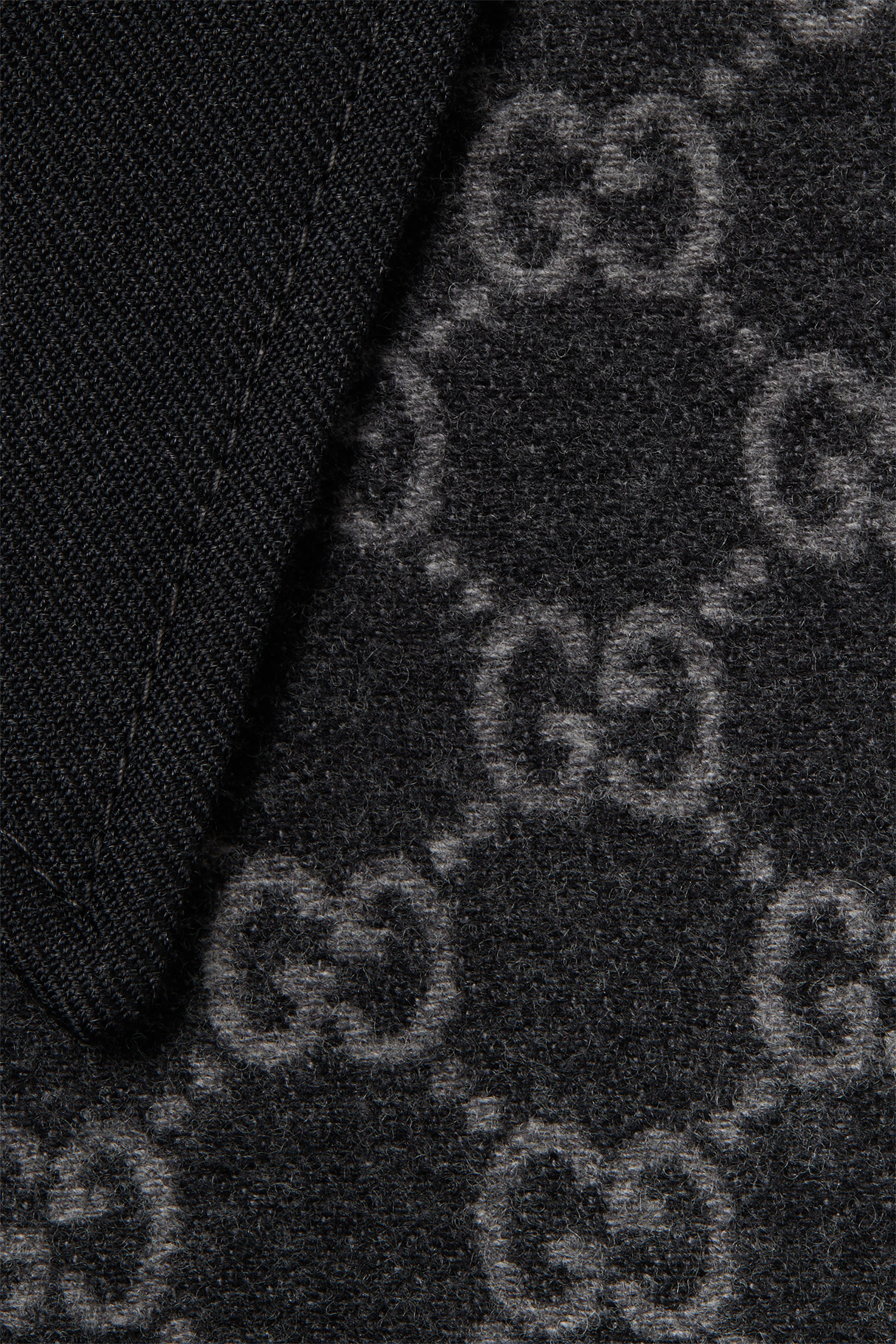 جاكيت بنقشة حرفي شعار الماركة فلانيل ناعم