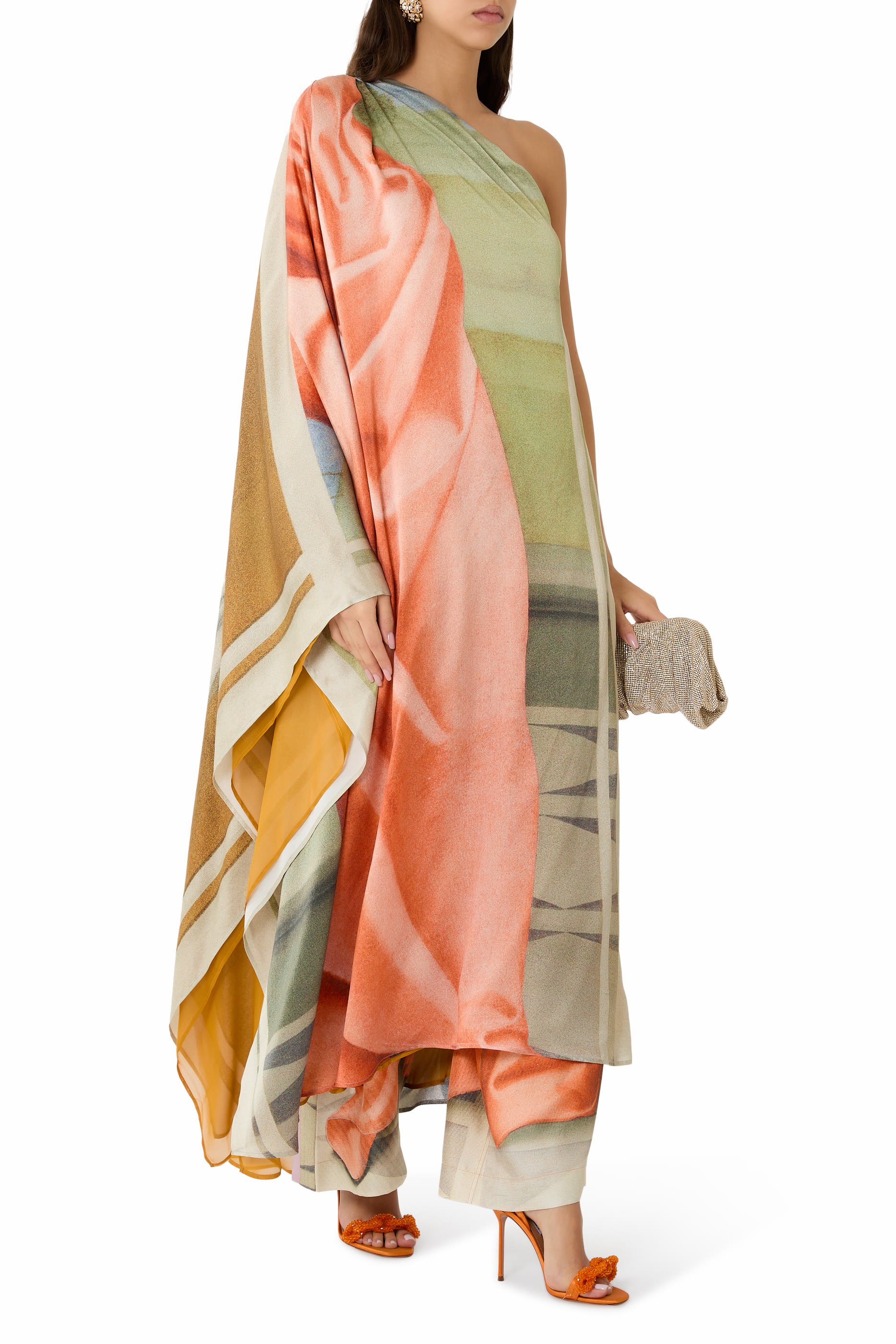 بلوزة مينيرفا بكم واحد بطول الأرضية