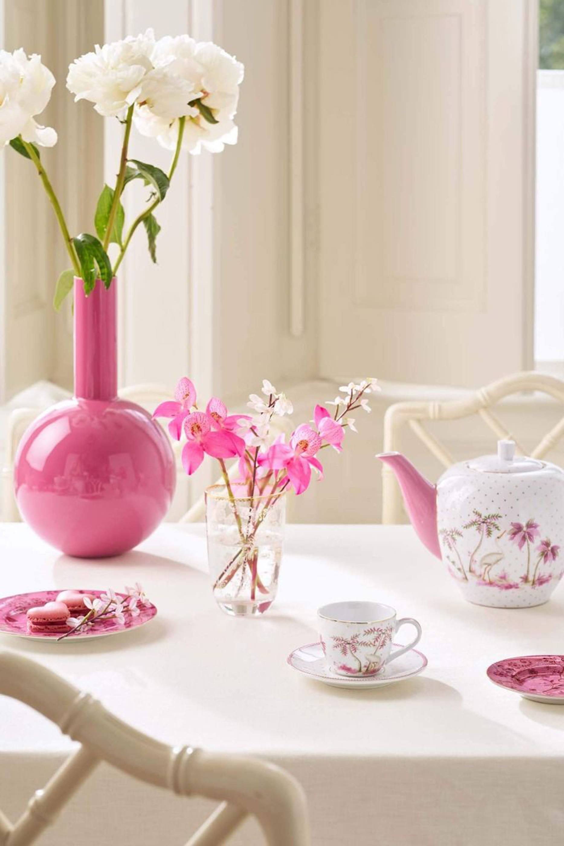 طقم  فنجان وطبق إسبريسو جولي بنقشة منقطة