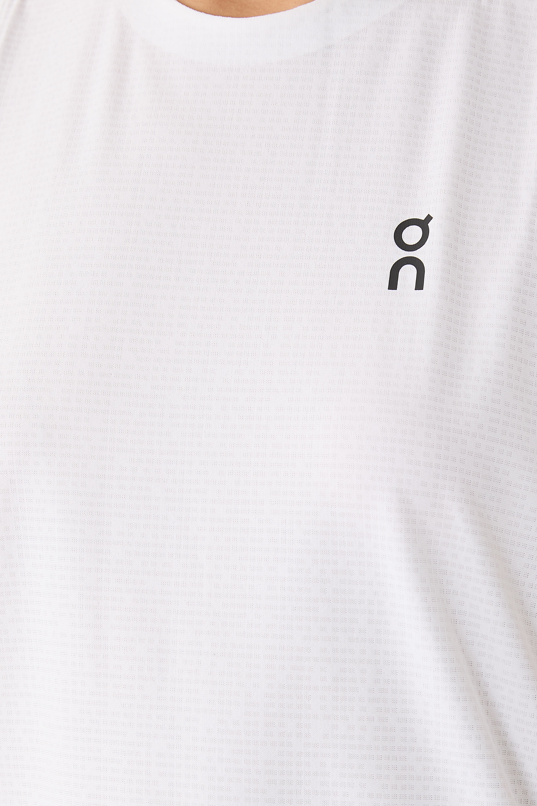 بلوزة رياضية بلا أكمام