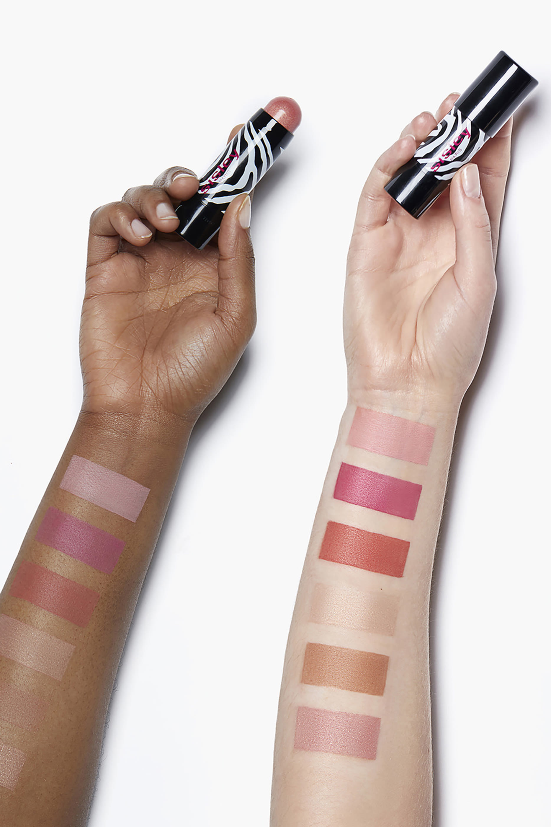 أحمر خدود فيتو بلش تويست