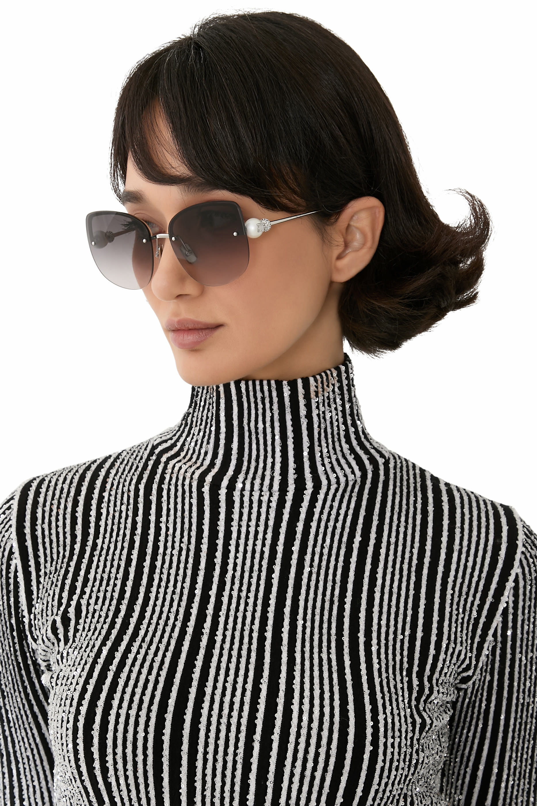 نظارة شمسية بيرل بشعار الأربعة حروف