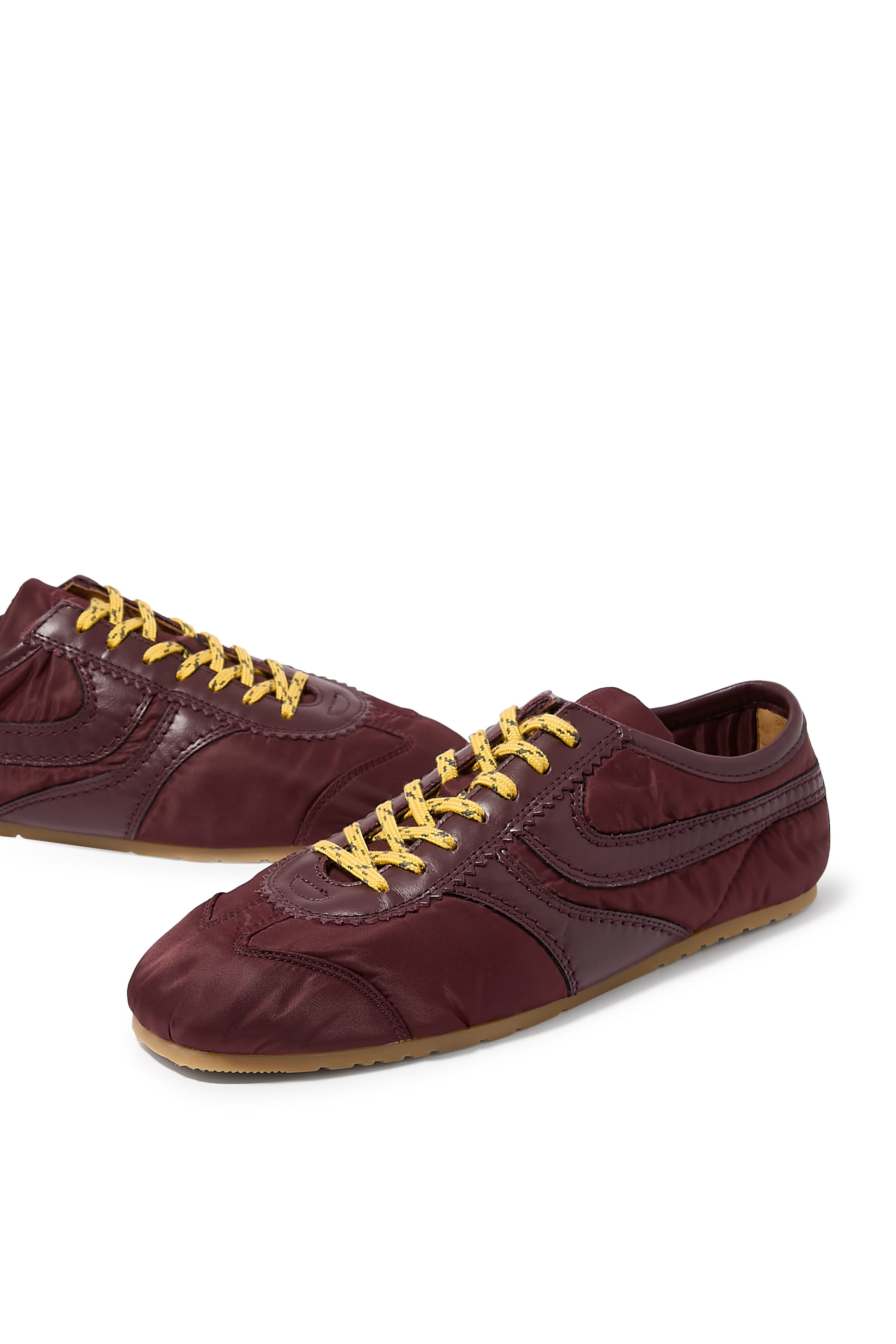 سنيكرز نايلون