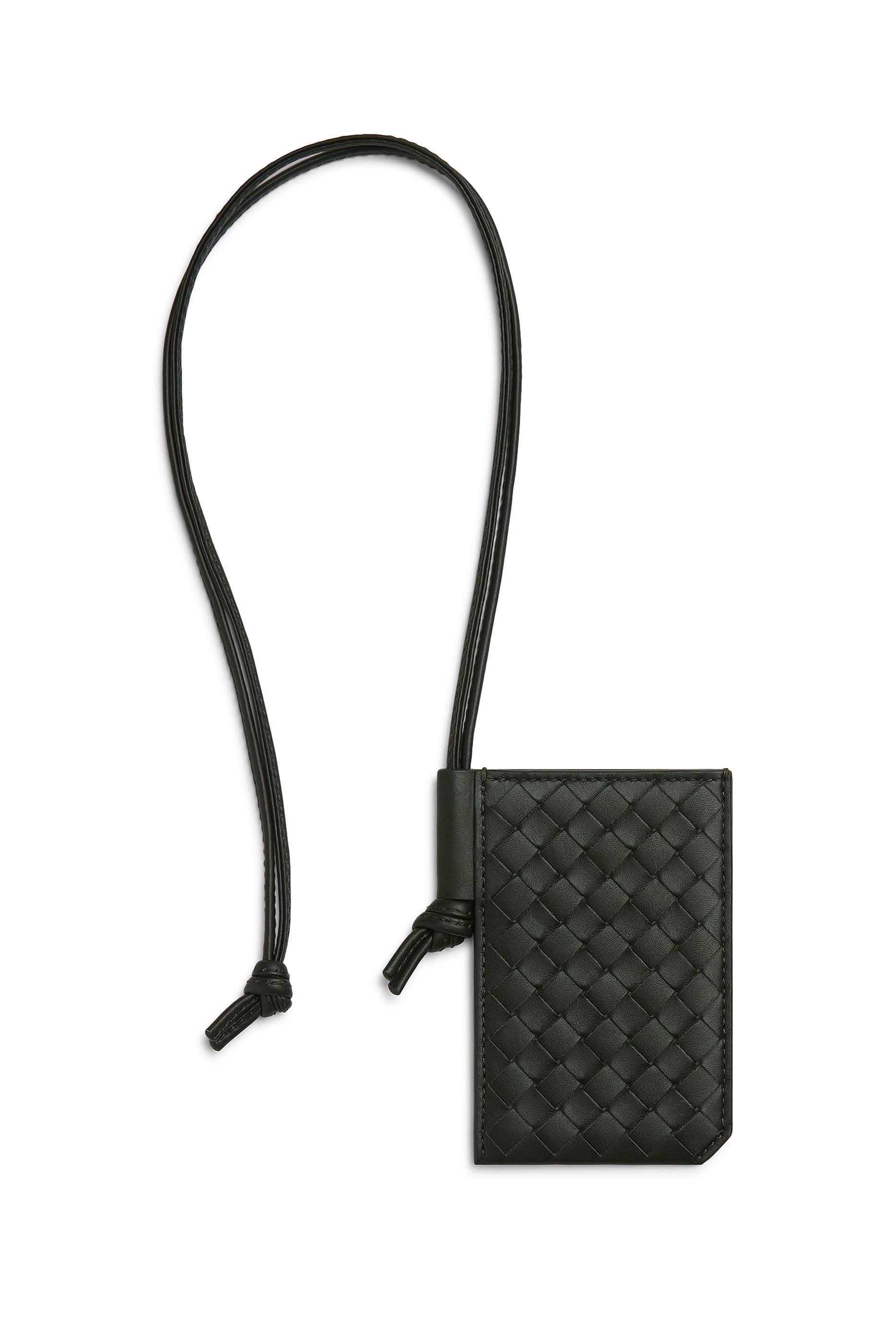 حافظة بطاقة الهوية بيكولو بتصميم مجدول