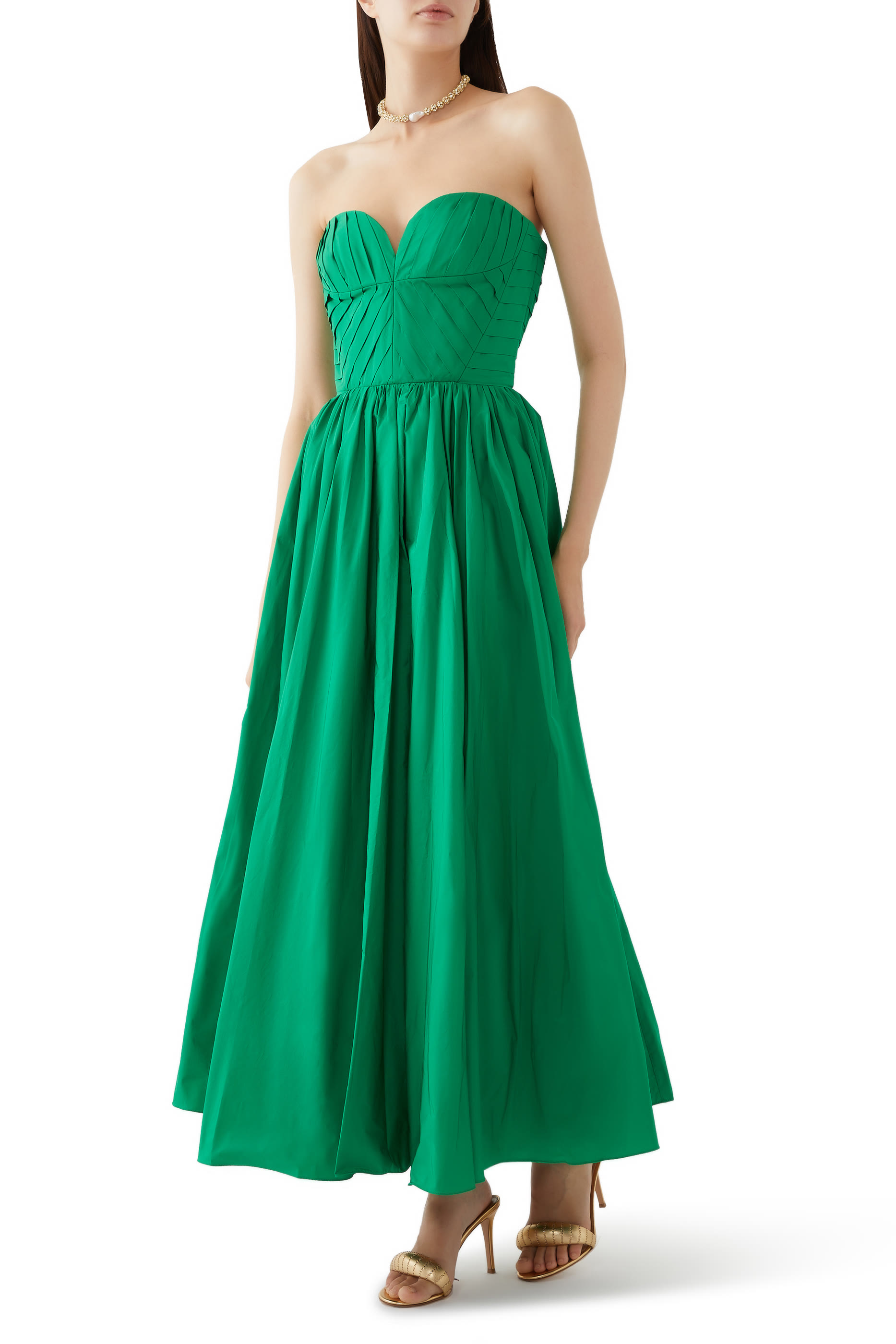 فستان سهرة تافيتا بتصميم قلب