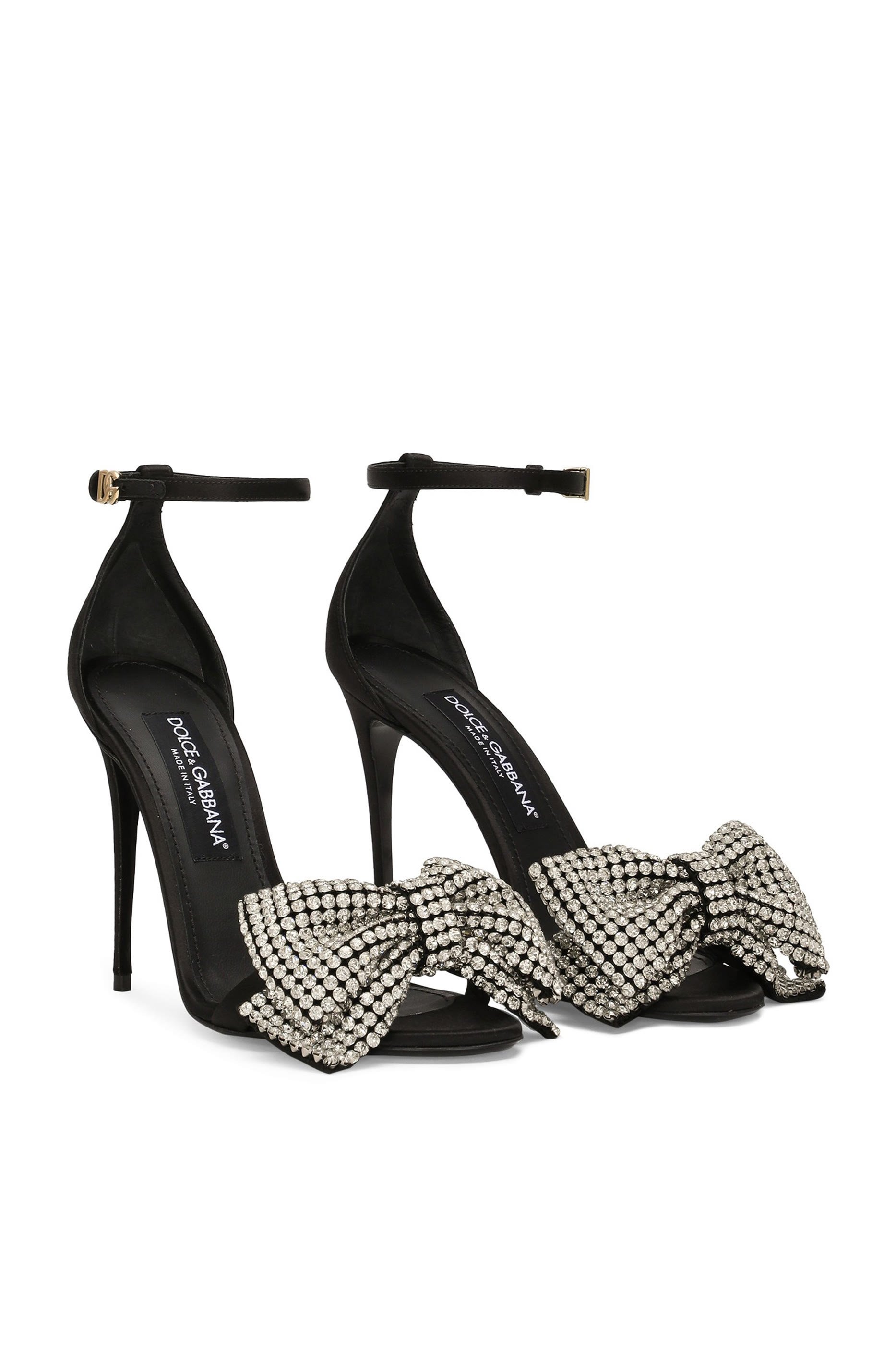 صندل ساتان 105 مزين بربطة فيونكة مرصعة بكريستال