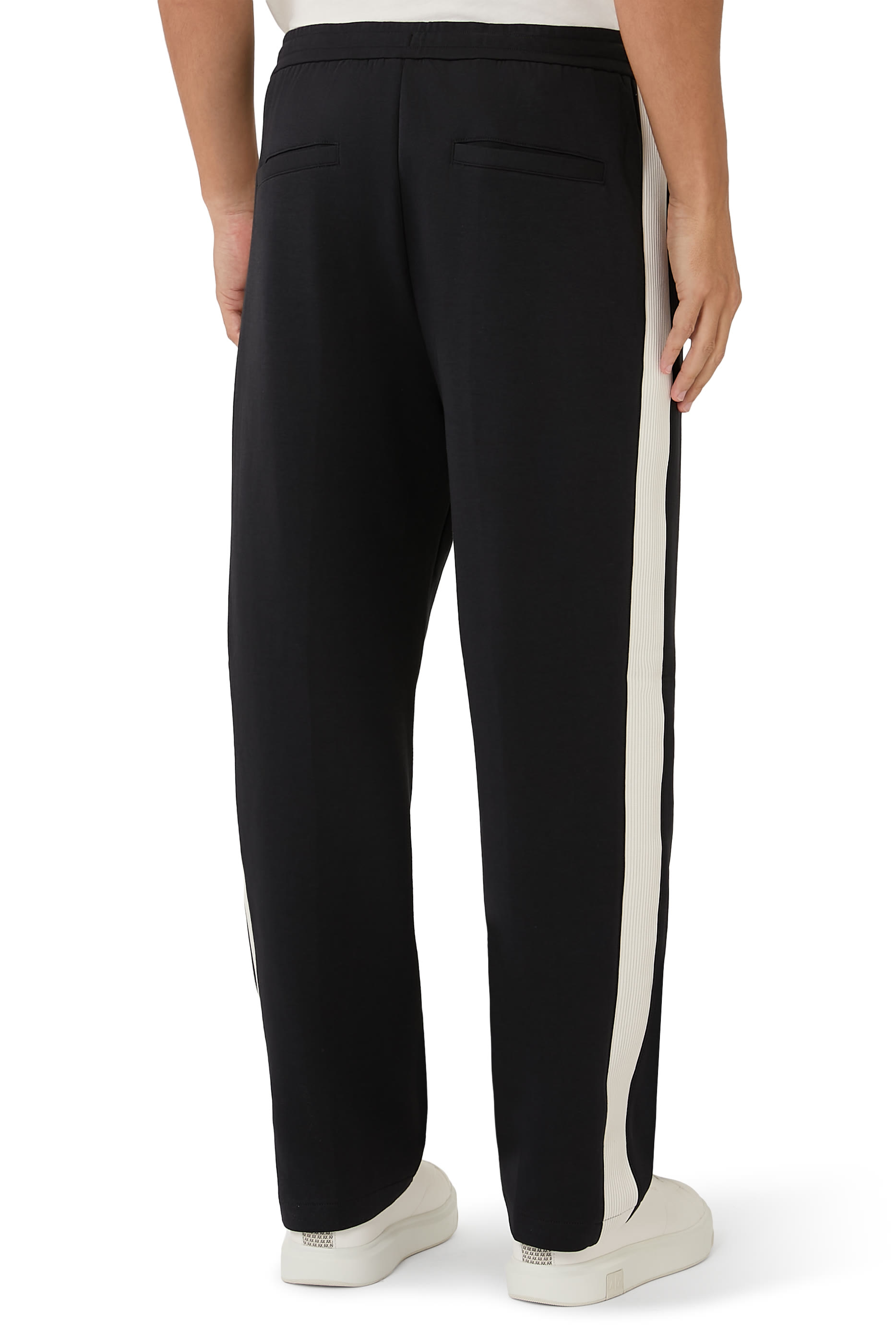 بنطال رياضي بطبعة شعار الماركة