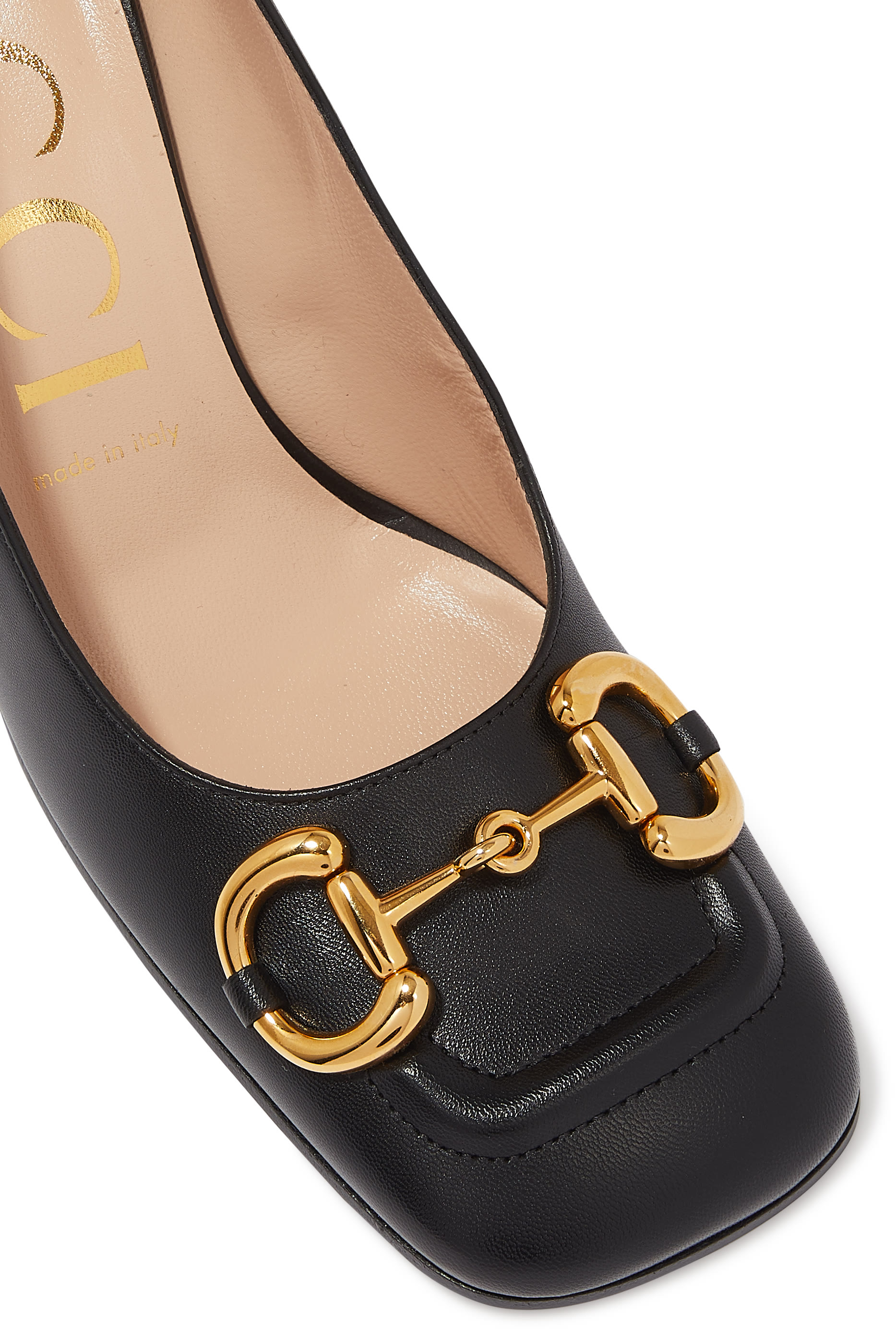 حذاء كلاسيكي بكعب متوسط الارتفاع وحلية لجام الحصان