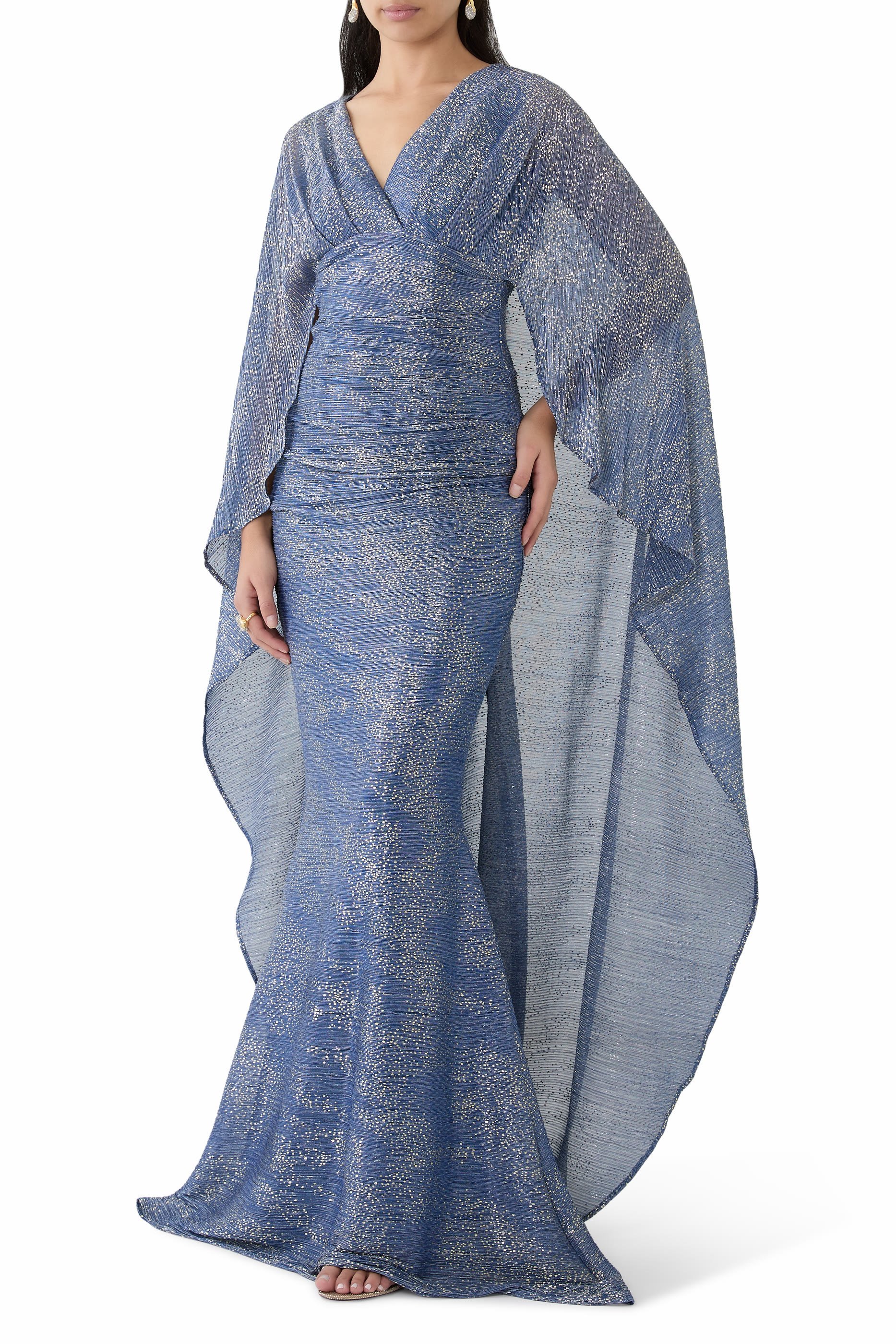 فستان طويل بكاب