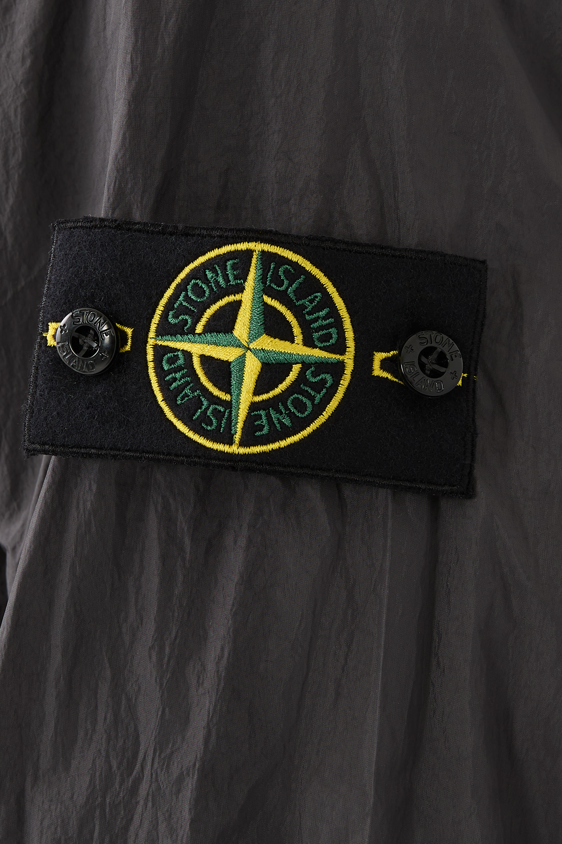 جاكيت بغطاء للرأس قماش مقاوم للماء والرياح