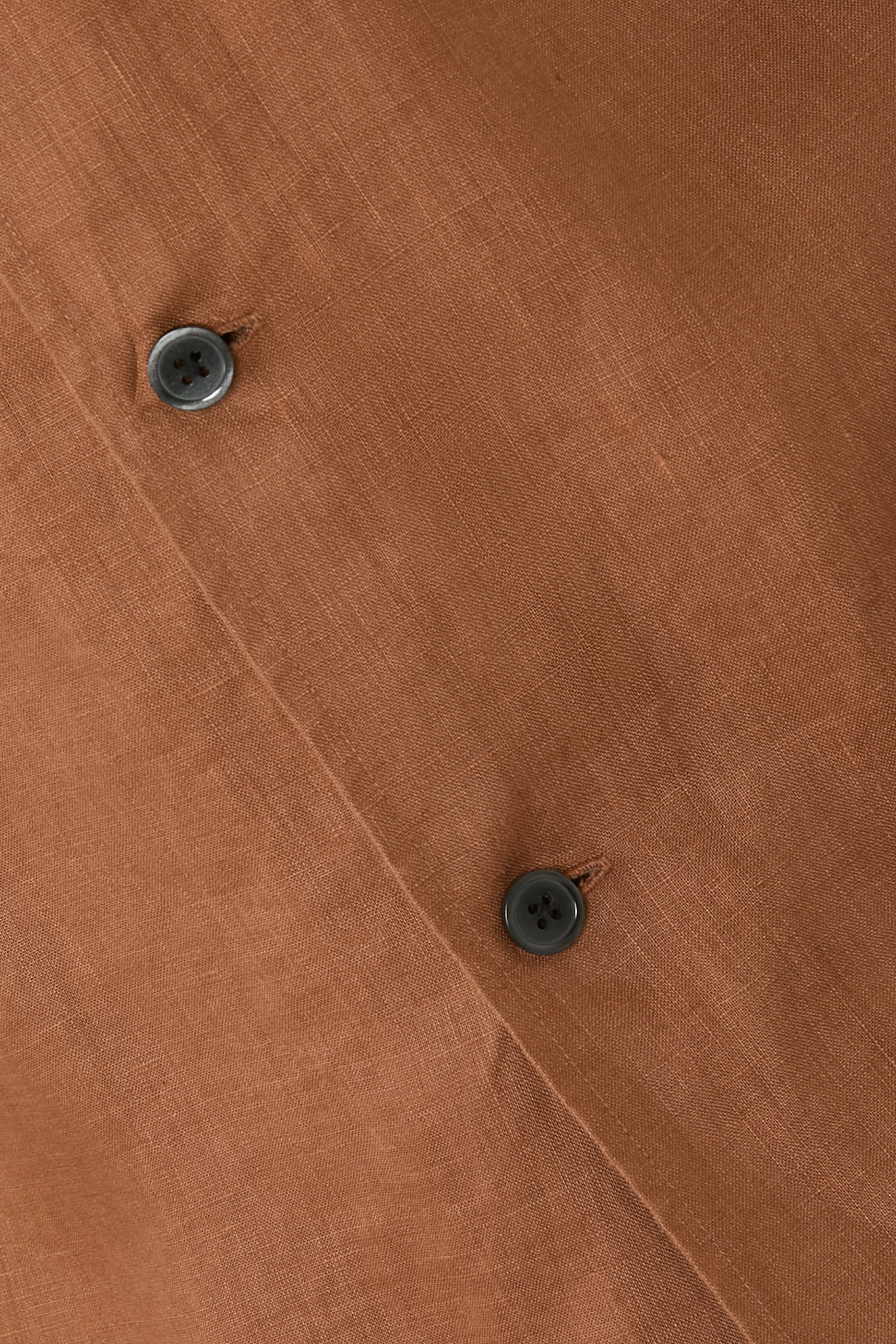 قميص بقصة مريحة بأكمام طويلة كتان