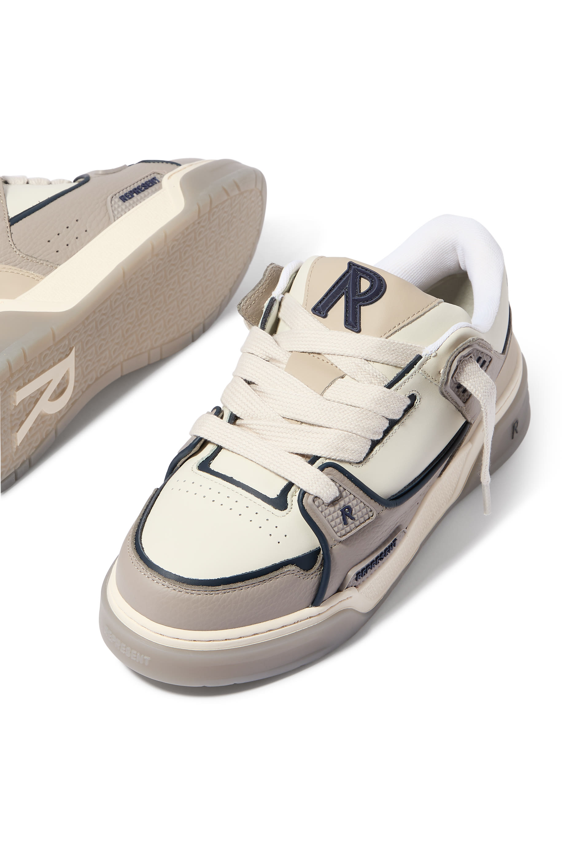 سنيكرز ستوديو