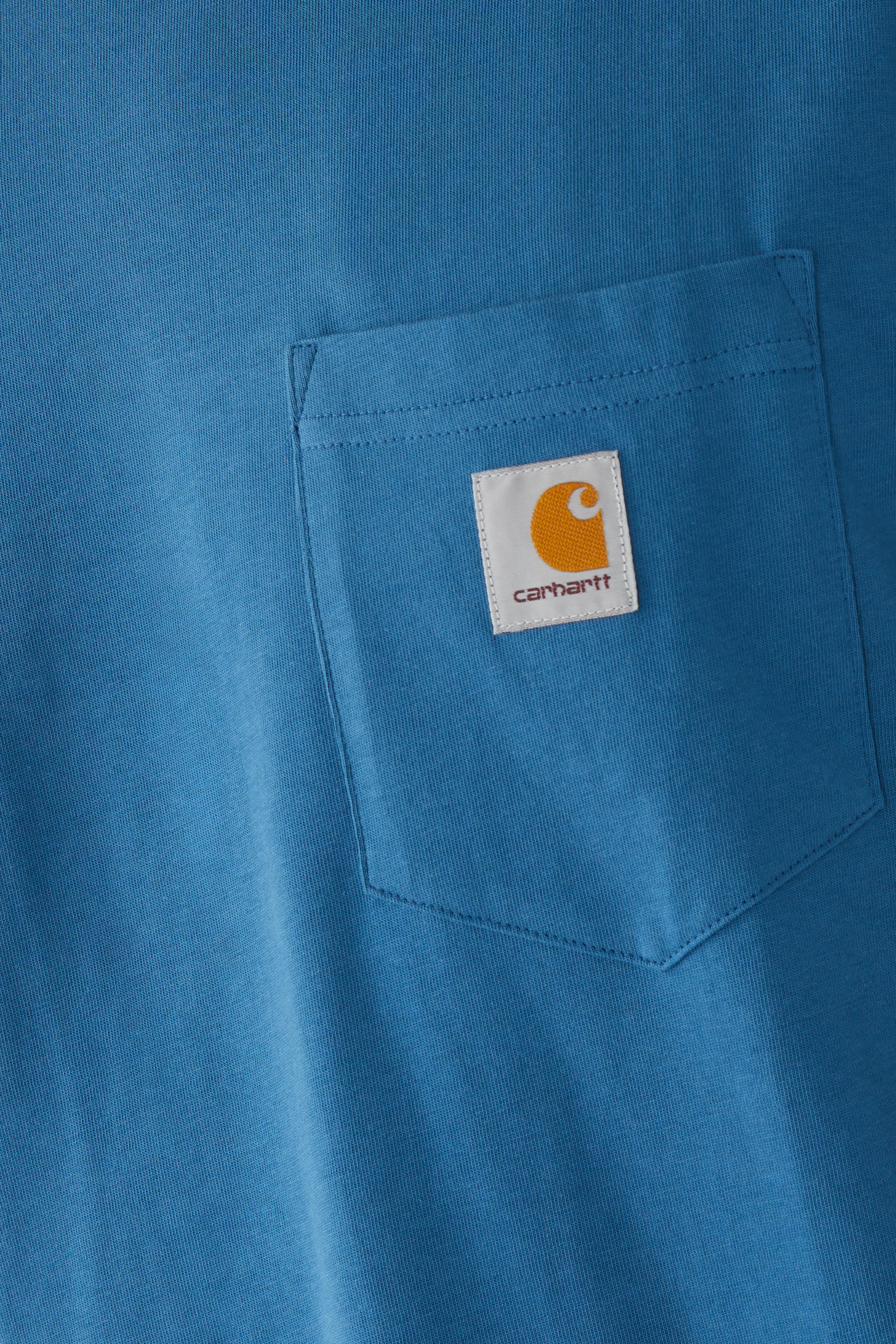 تيشيرت بجيب وأكمام قصيرة