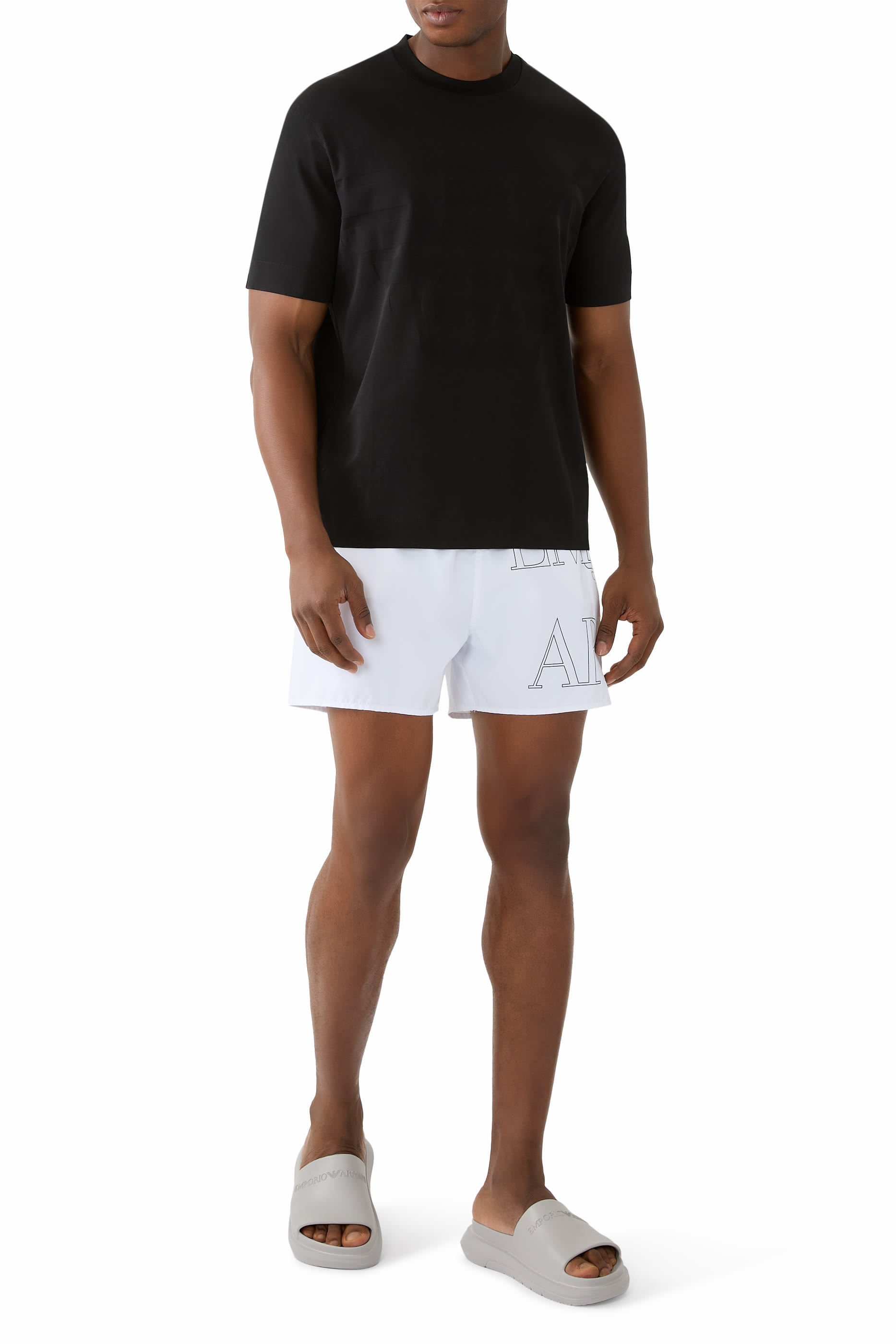 تيشيرت بأكمام قصيرة