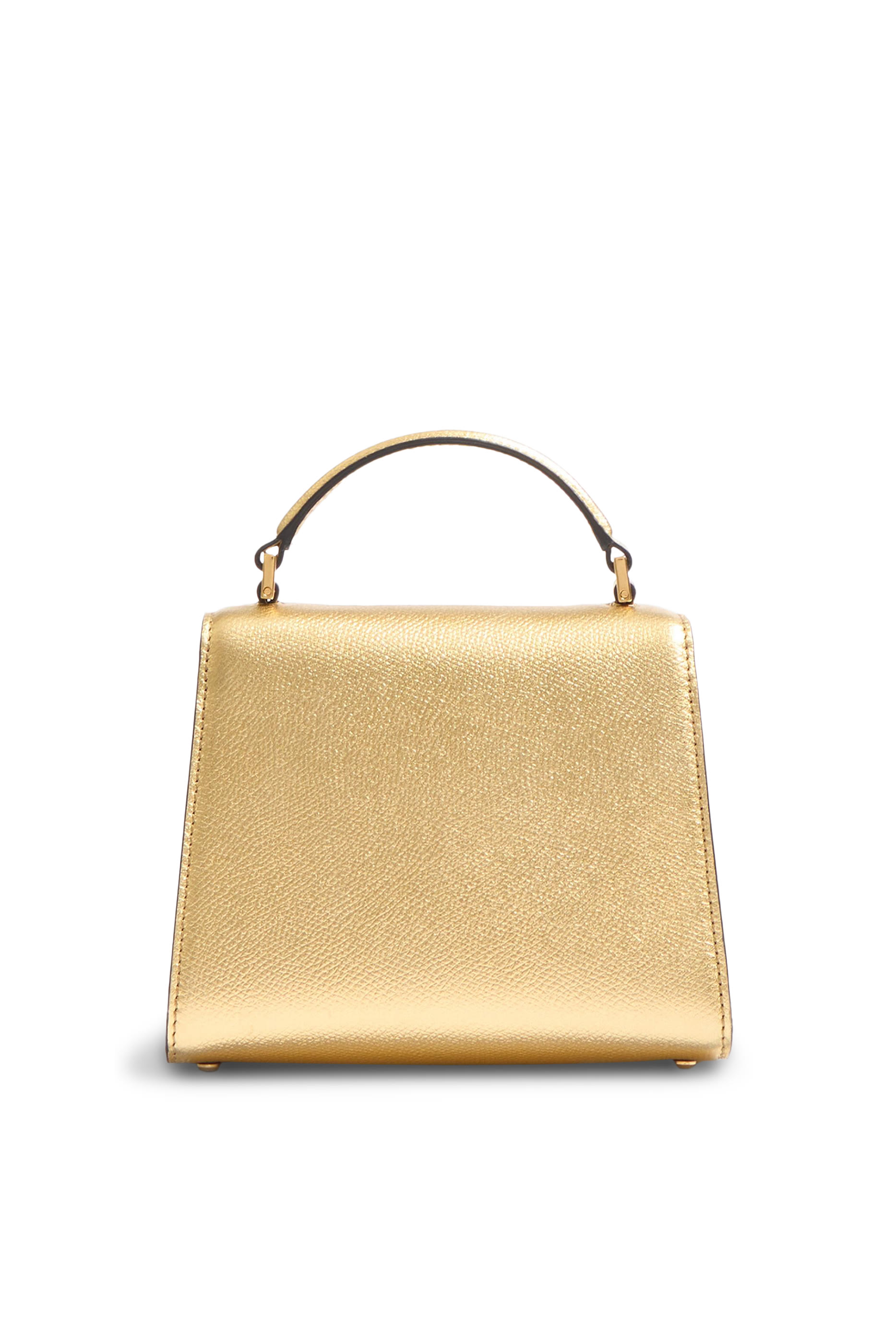 حقيبة يد بشعار الماركة