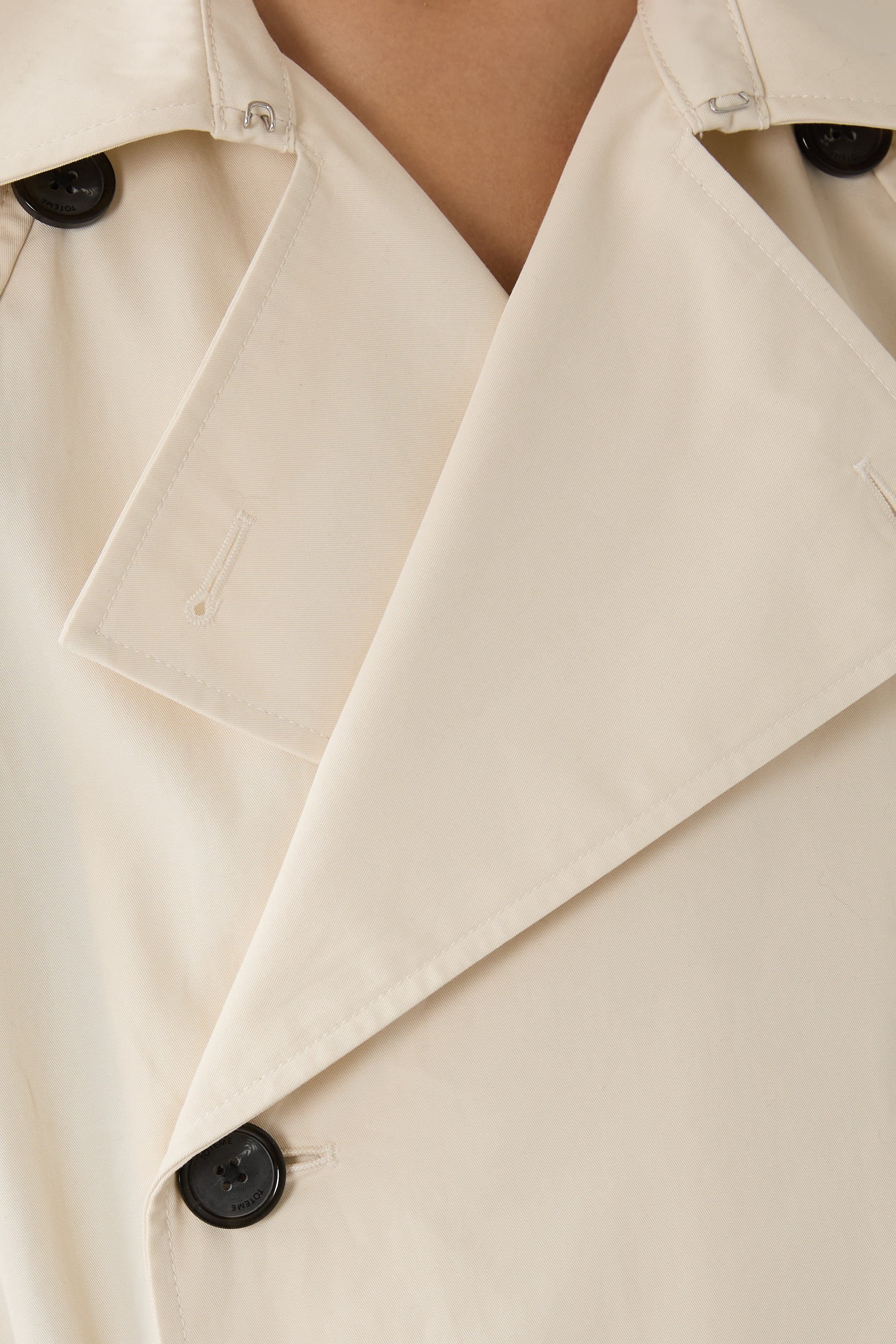 معطف ترنش بصفي أزرار