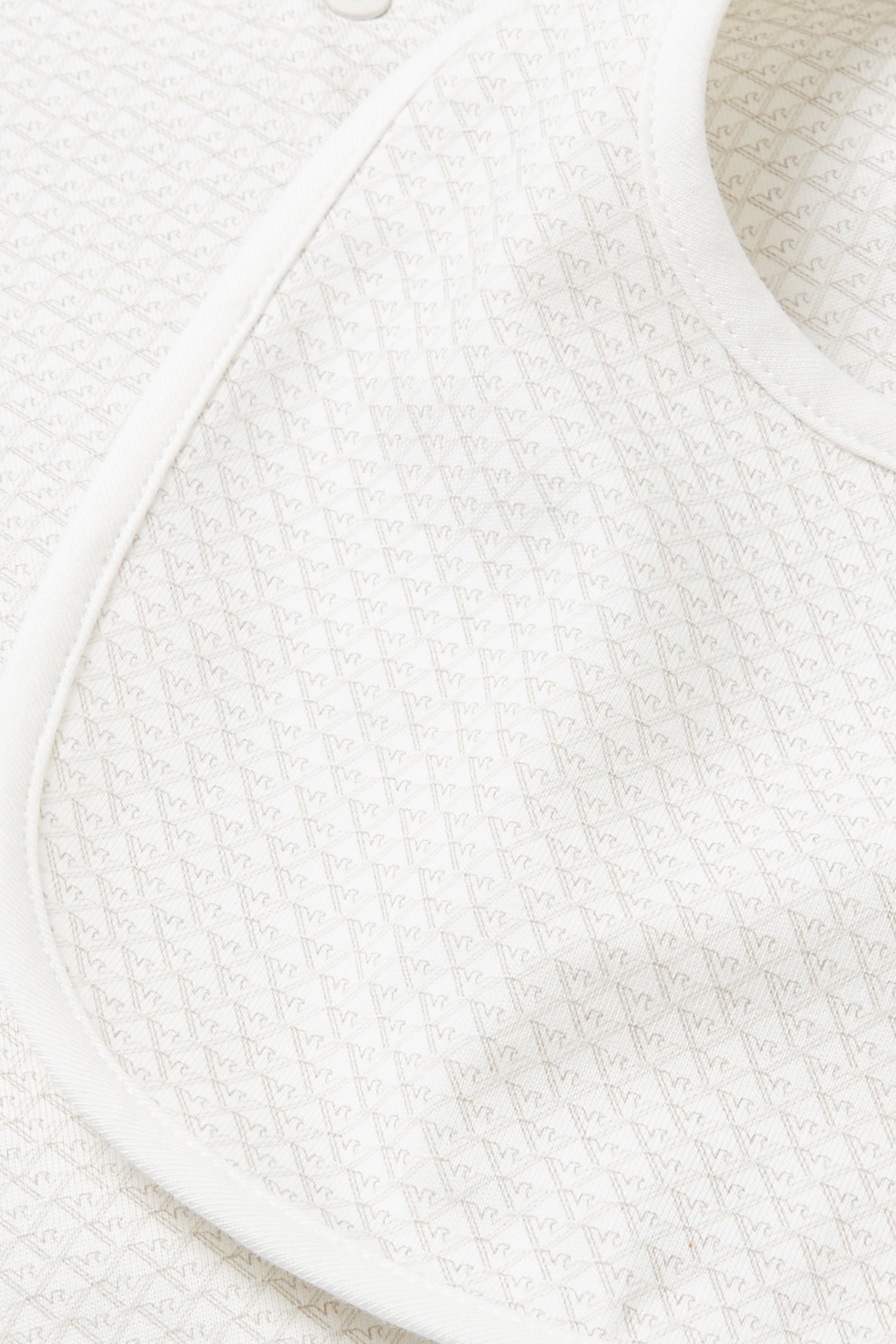 طقم بيجاما بشعار النسر بتصميم صغير